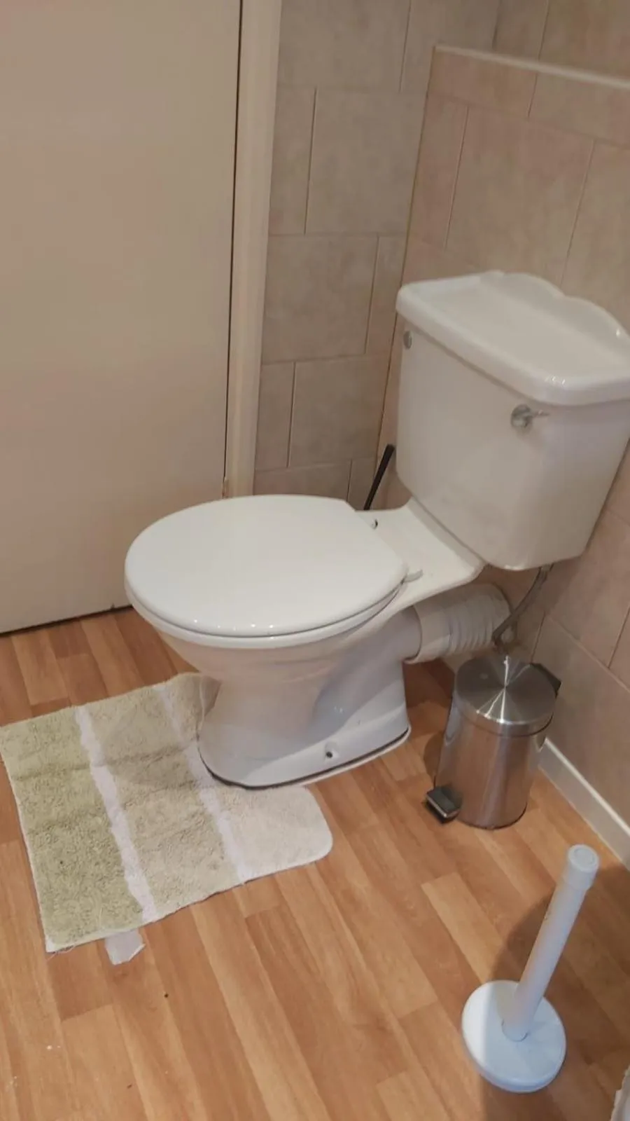 Bathroom in OYO Tudor Lodge - Redcar Beach