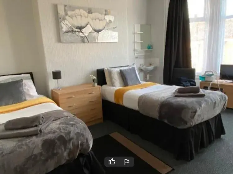 Bedroom, Bed in OYO Tudor Lodge - Redcar Beach Bedroom, Bed in OYO Tudor Lodge - Redcar Beach