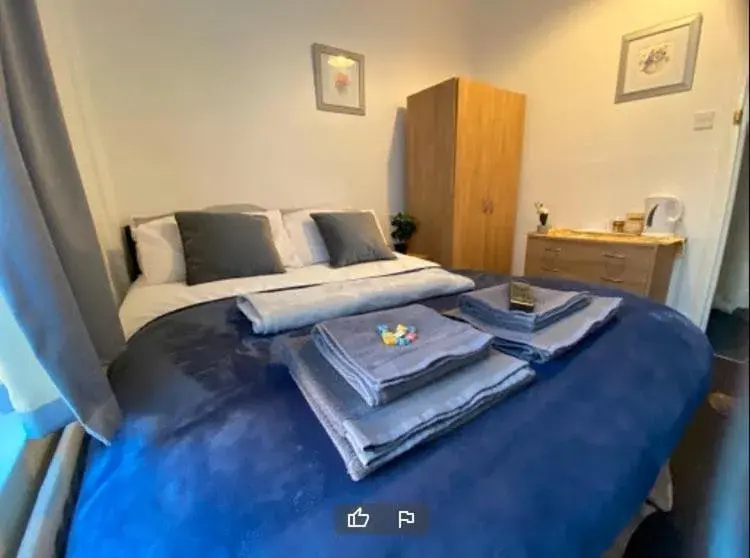 Bedroom, Bed in OYO Tudor Lodge - Redcar Beach Bedroom, Bed in OYO Tudor Lodge - Redcar Beach