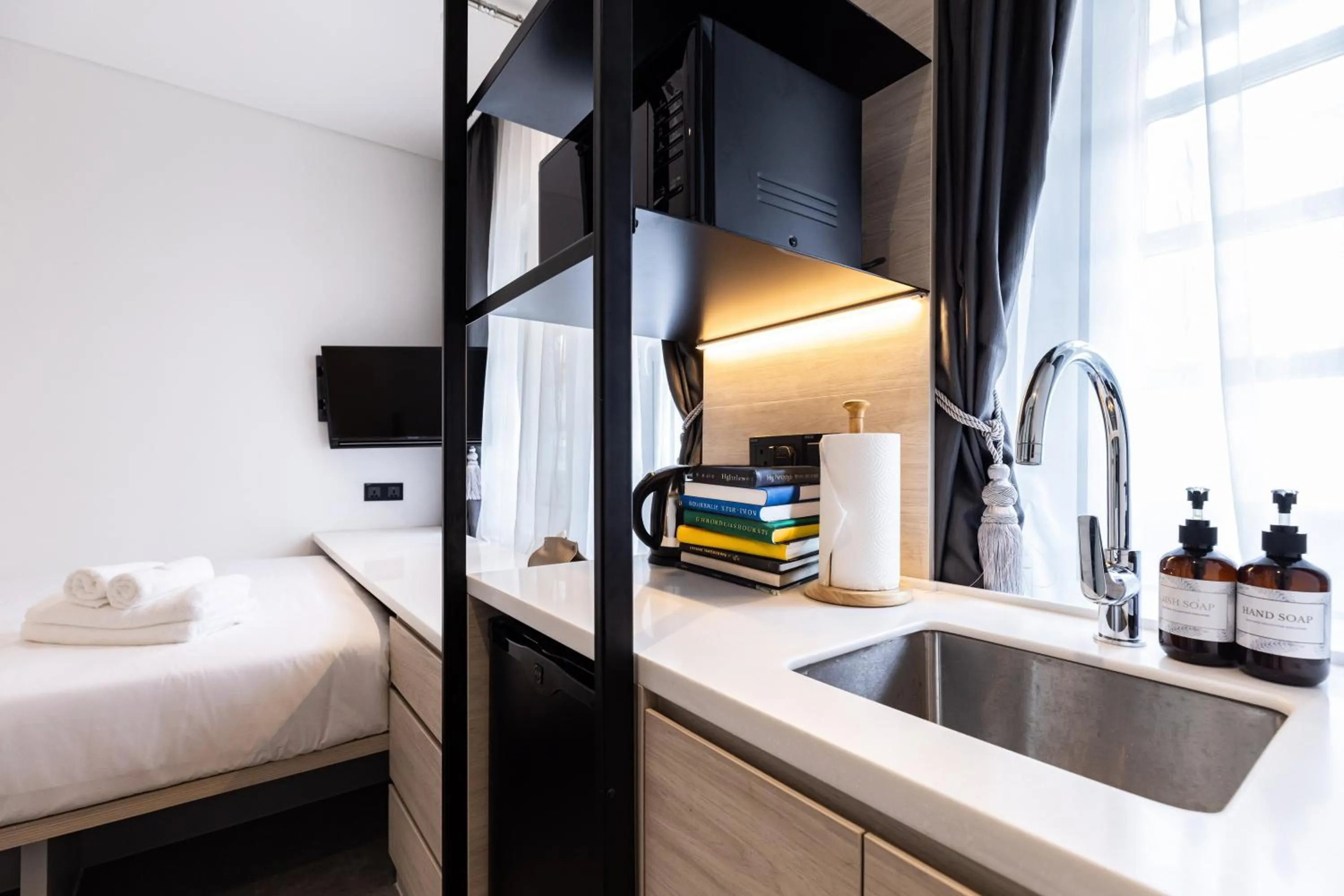 Bed in Heritage Collection on Pagoda - Mobile App Check-In