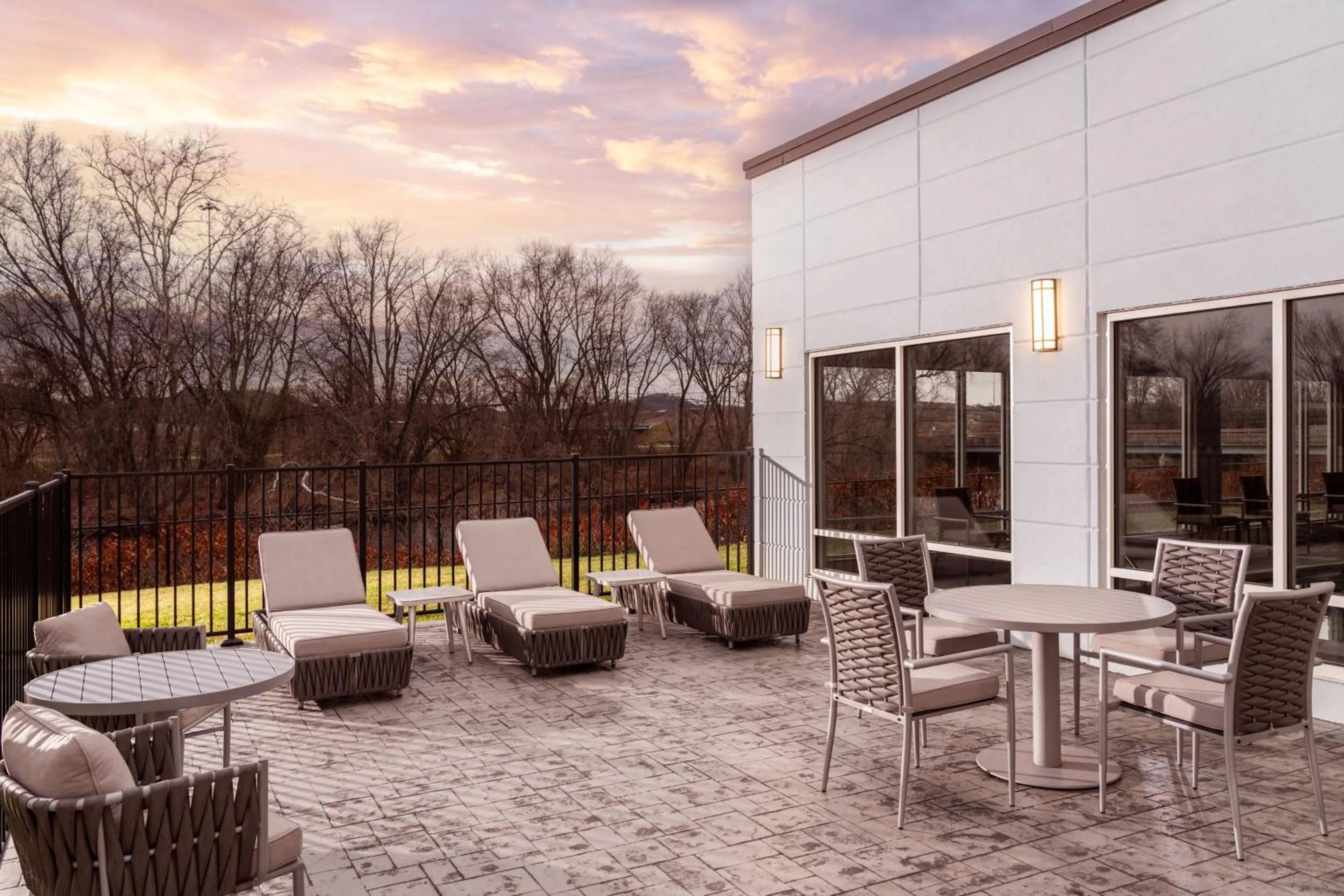 Swimming pool in TownePlace Suites by Marriott New Philadelphia