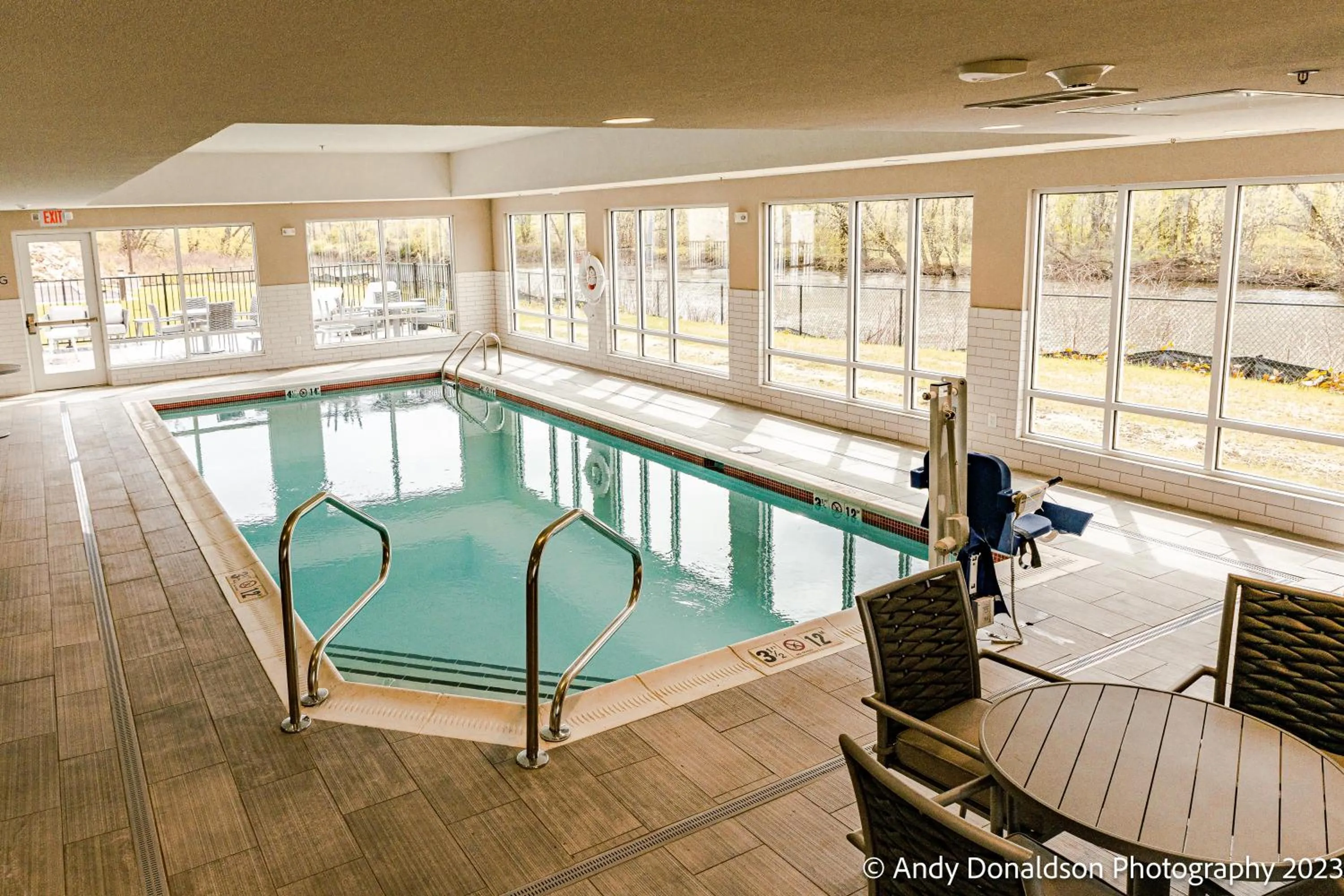 Swimming pool in TownePlace Suites by Marriott New Philadelphia