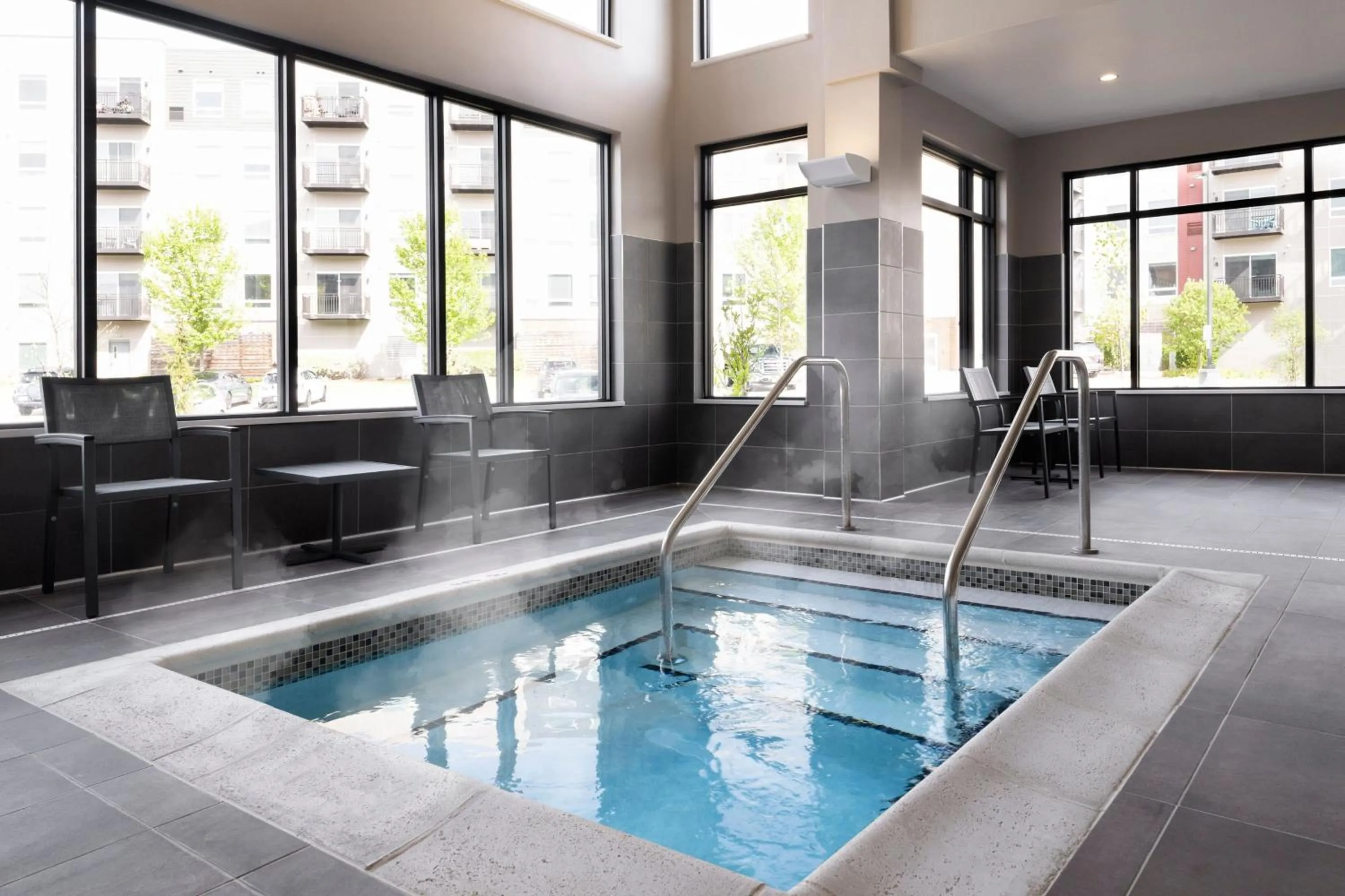 Swimming pool in Residence Inn Rochester Mayo Clinic Area South