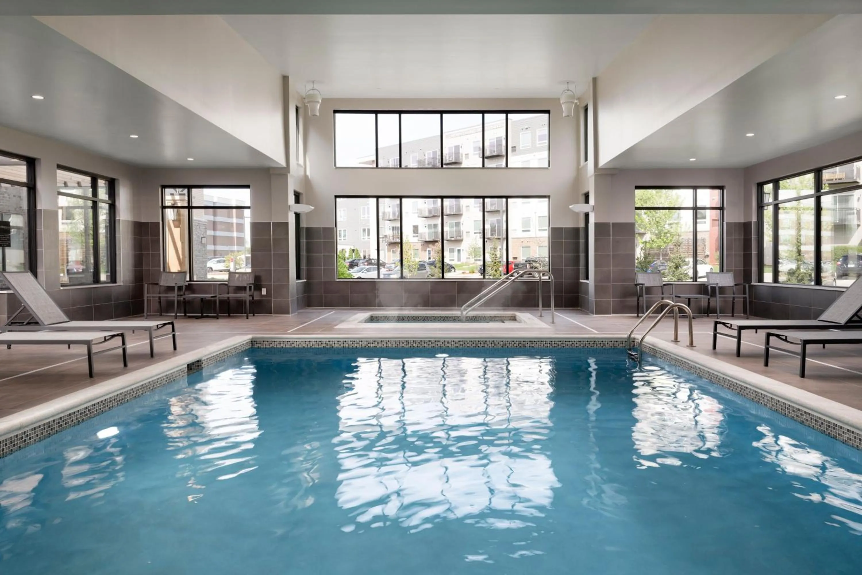 Swimming pool in Residence Inn Rochester Mayo Clinic Area South