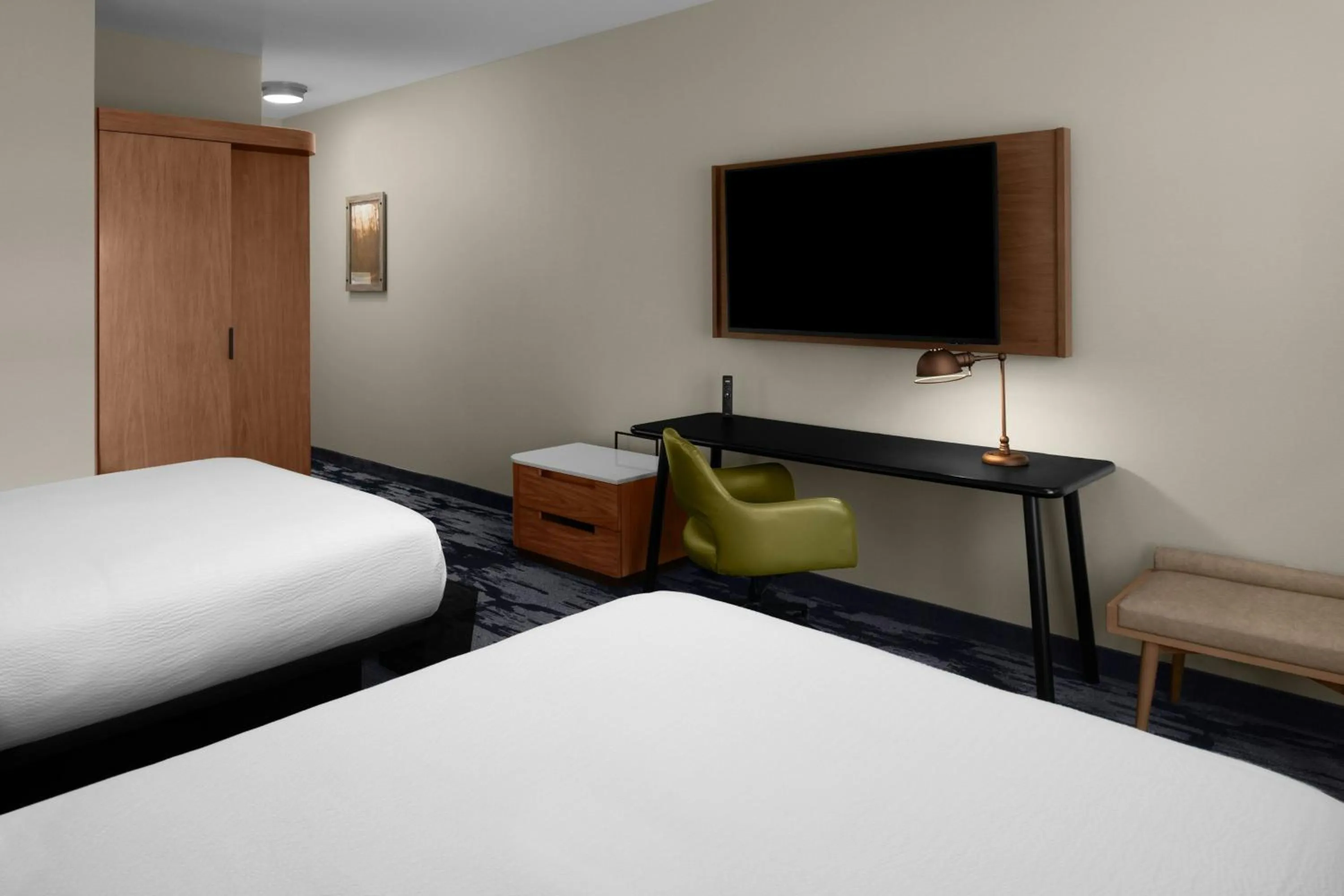 Photo of the whole room, Bed in Fairfield by Marriott Inn & Suites Winters Davis