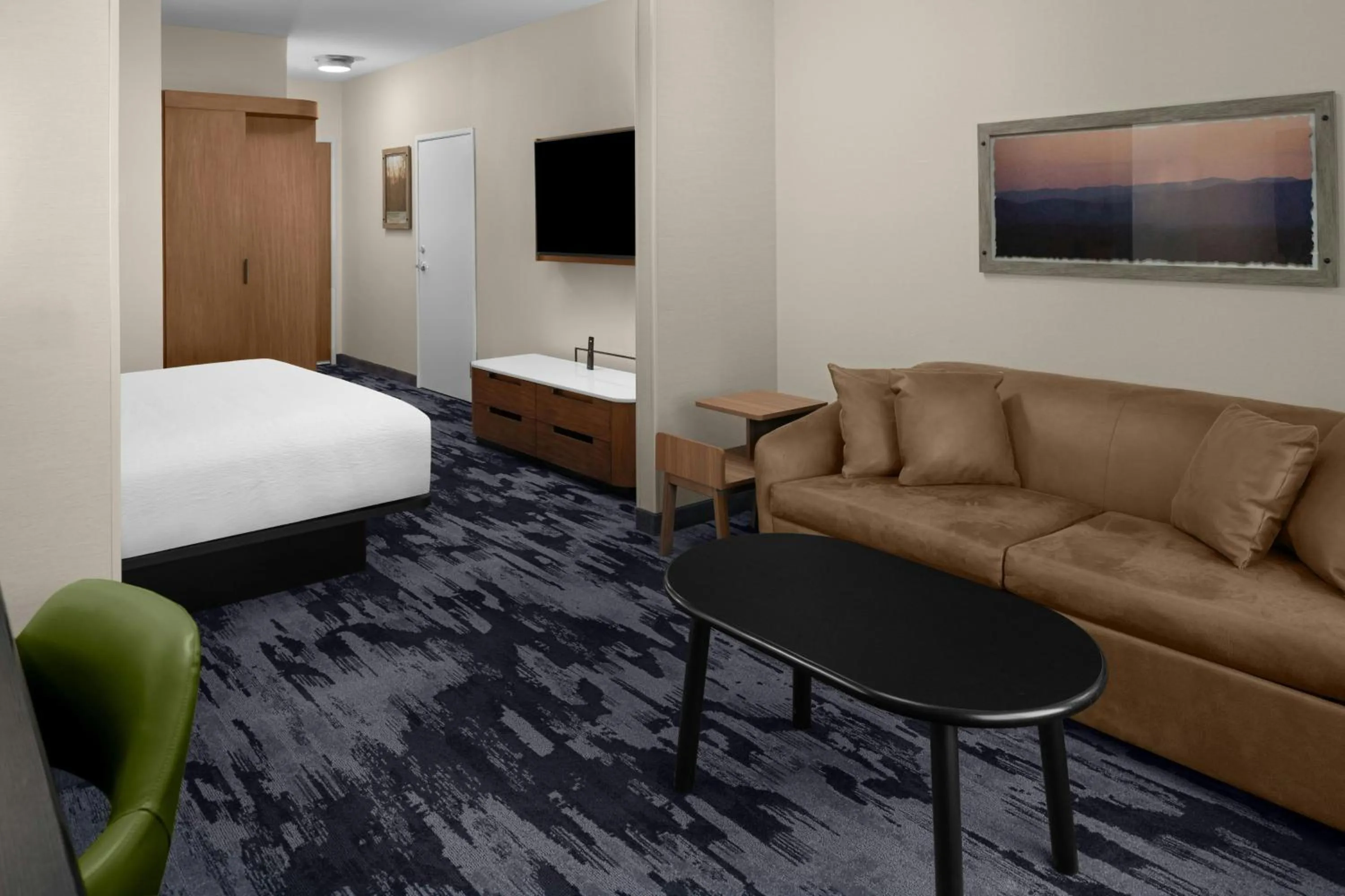 Photo of the whole room, Bed in Fairfield by Marriott Inn & Suites Winters Davis