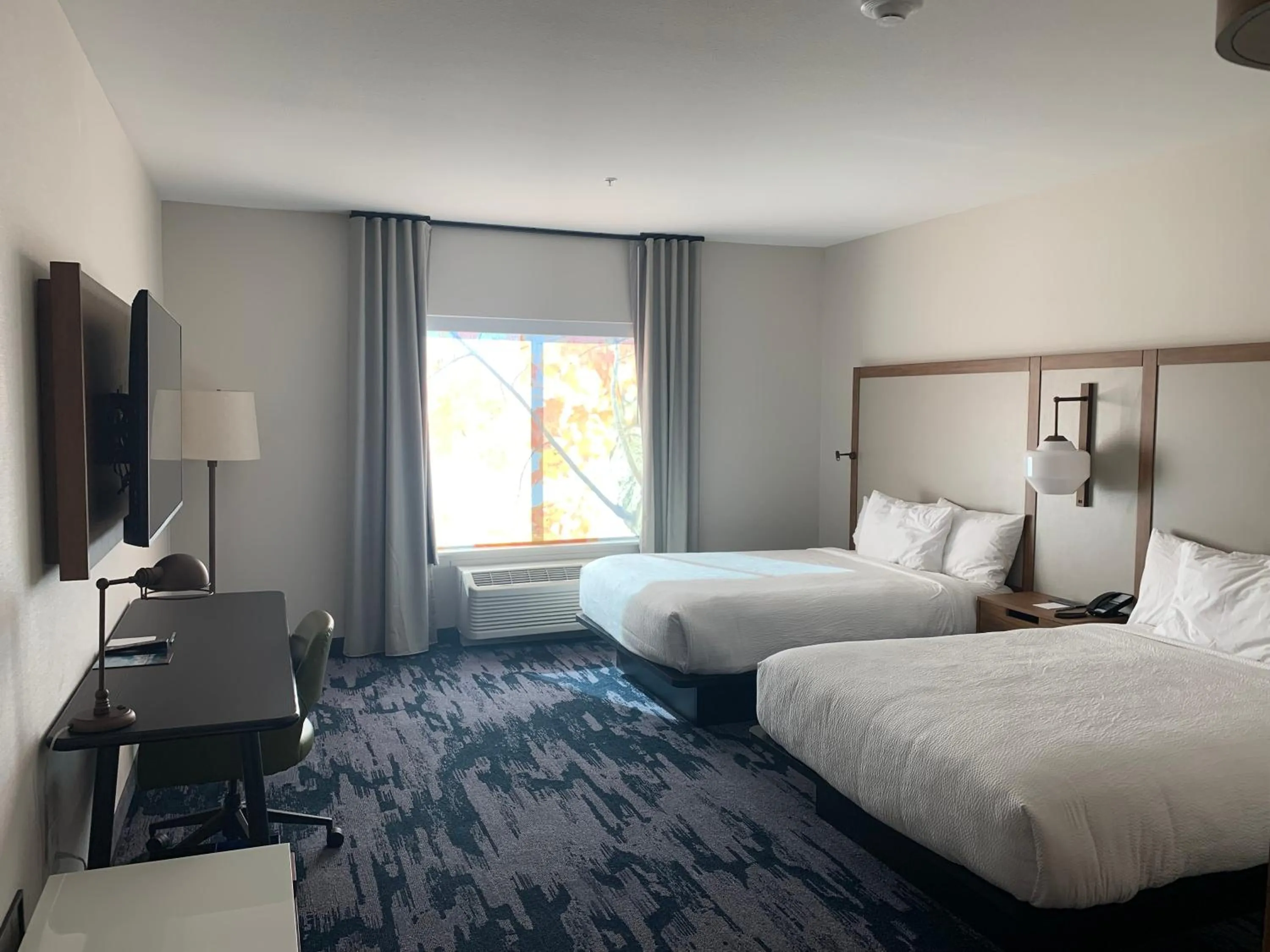 Photo of the whole room, Bed in Fairfield by Marriott Inn & Suites Winters Davis