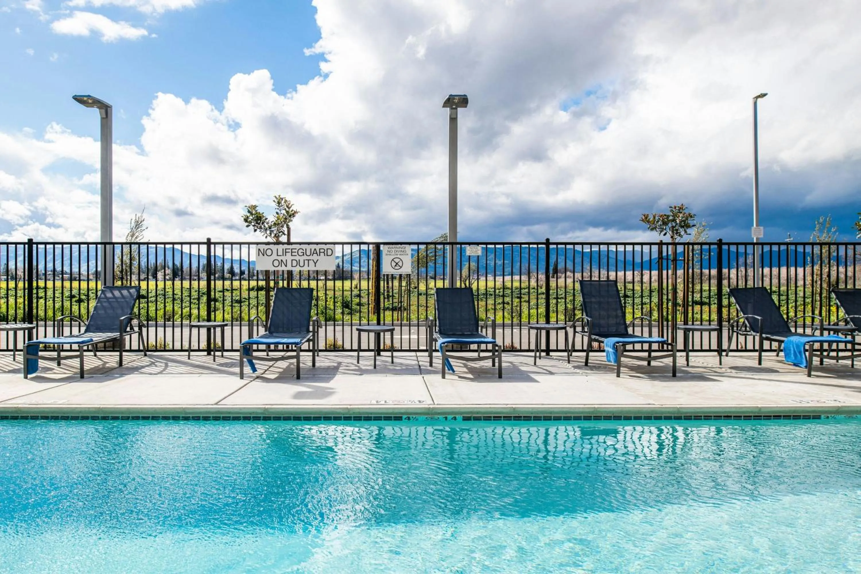 Swimming pool in Fairfield by Marriott Inn & Suites Winters Davis