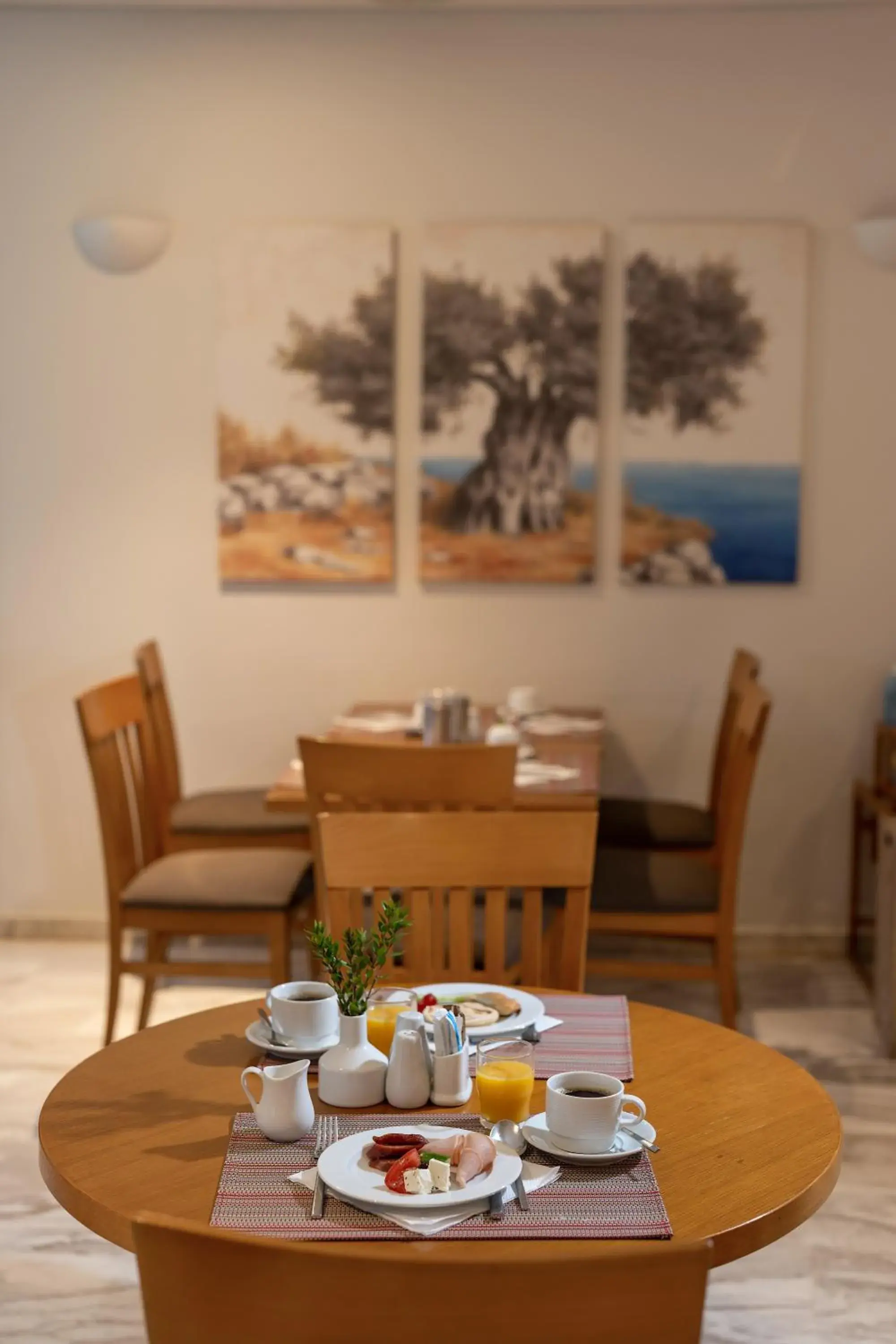 Restaurant/places to eat in Minos Hotel Restaurant/places to eat in Minos Hotel
