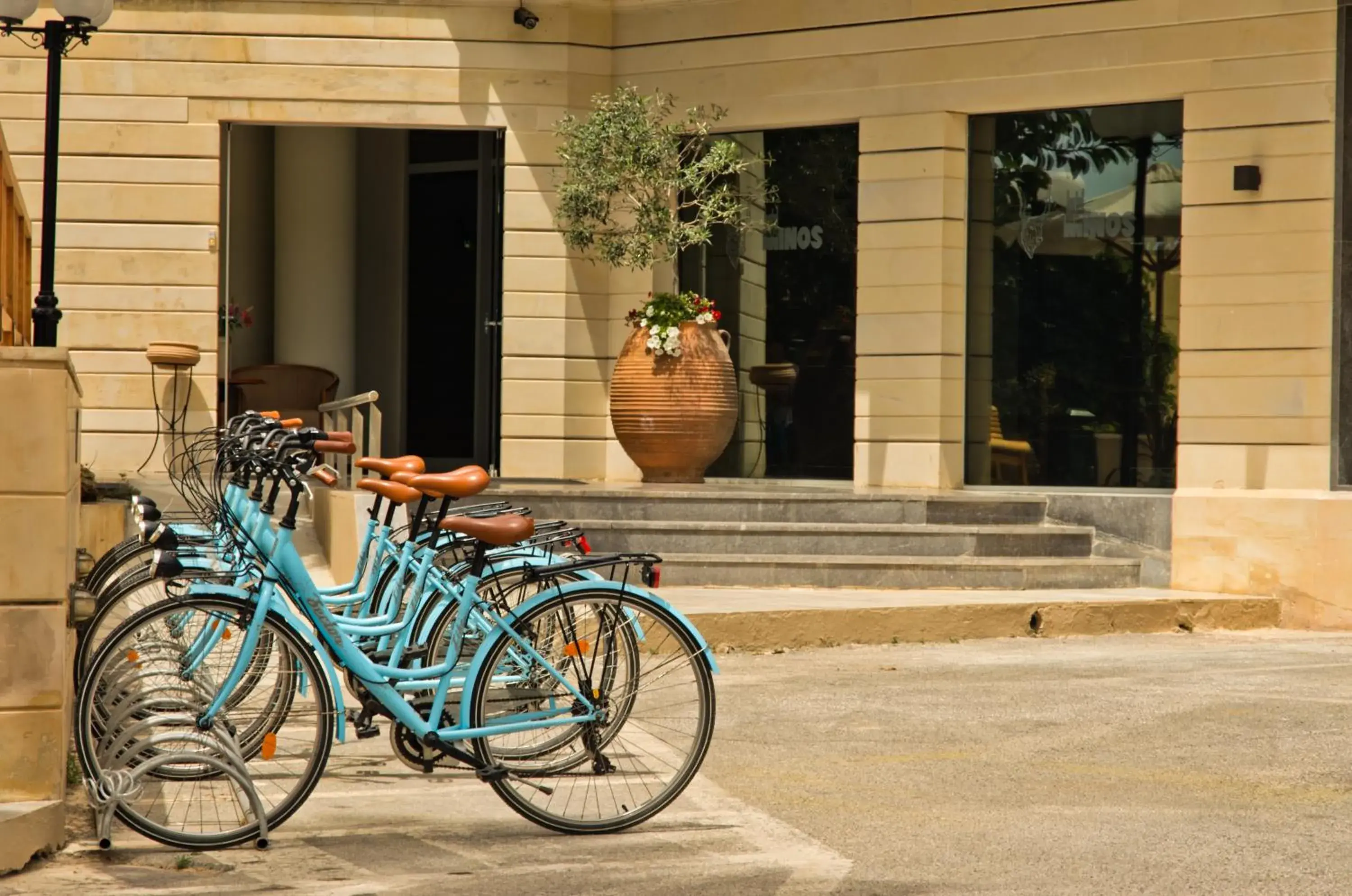 Facade/entrance in Minos Hotel Facade/entrance in Minos Hotel