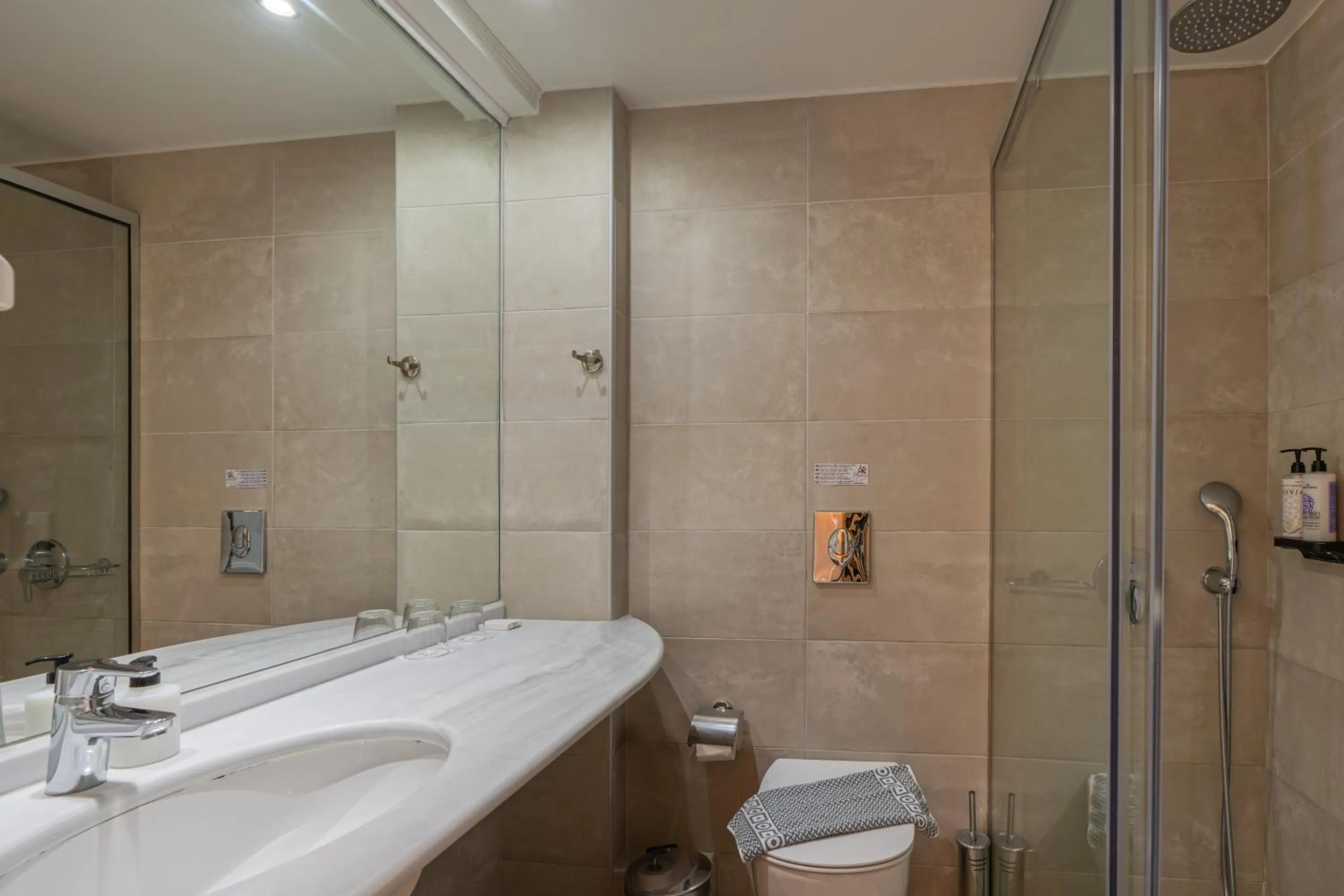 Shower in Minos Hotel