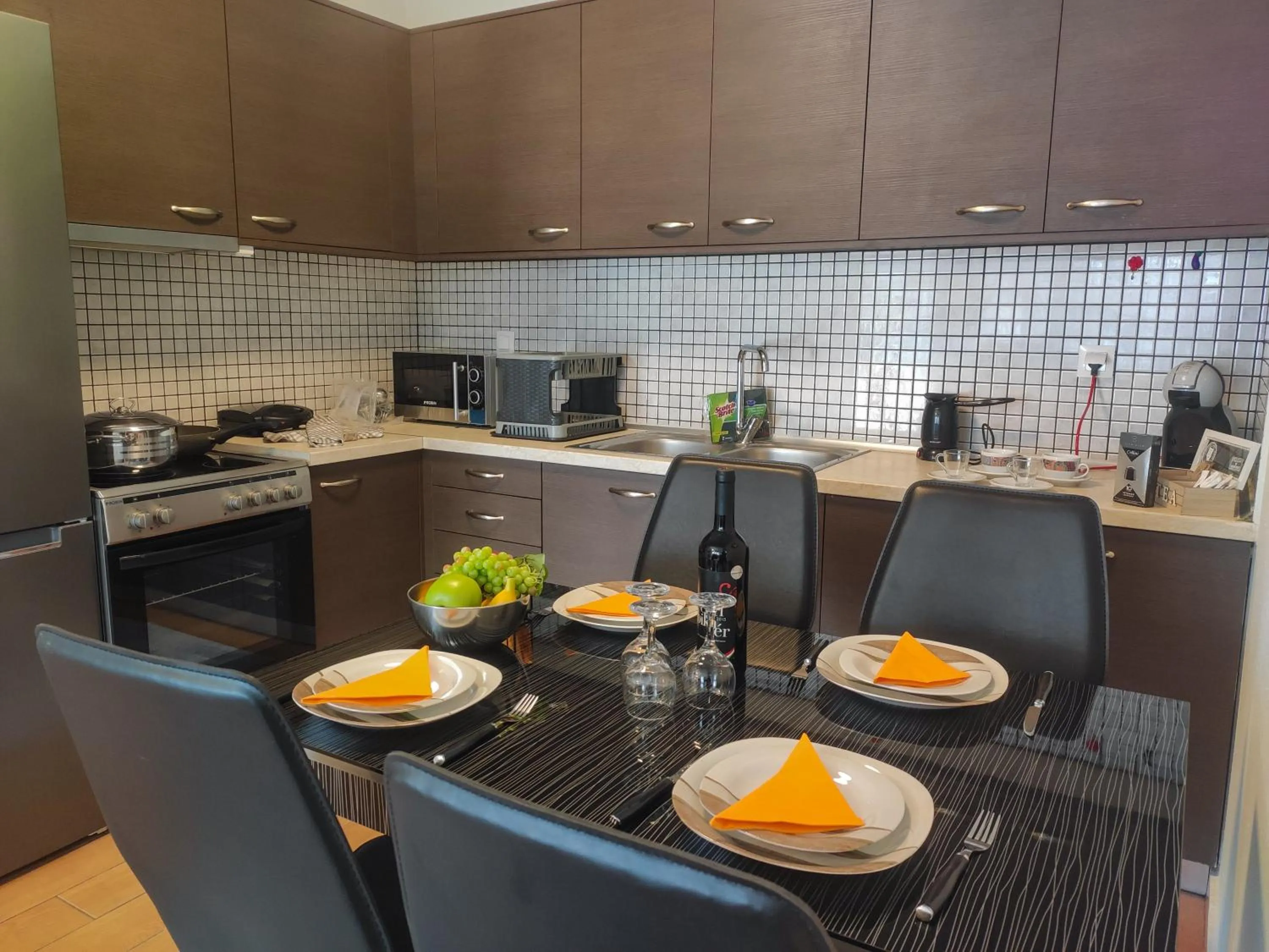 Kitchen or kitchenette in Kashmir Luxury Apartments