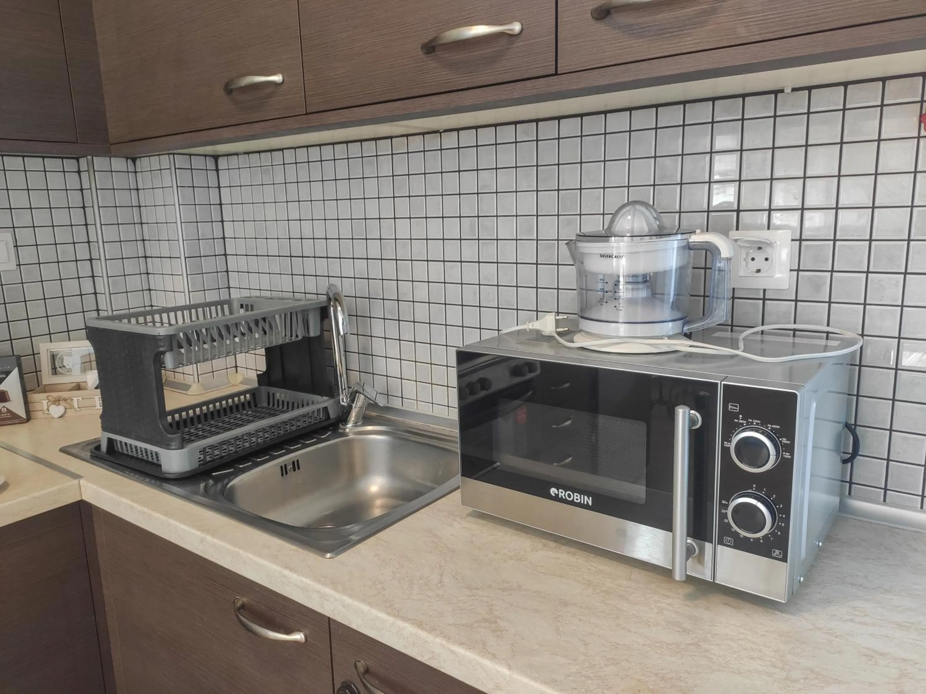 Kitchen or kitchenette in Kashmir Luxury Apartments