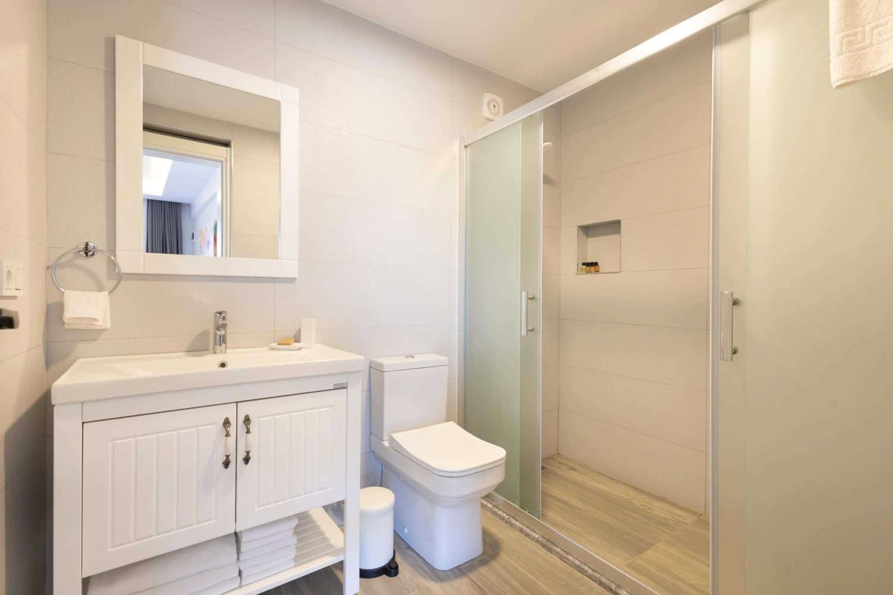 Bathroom in Base Selimiye