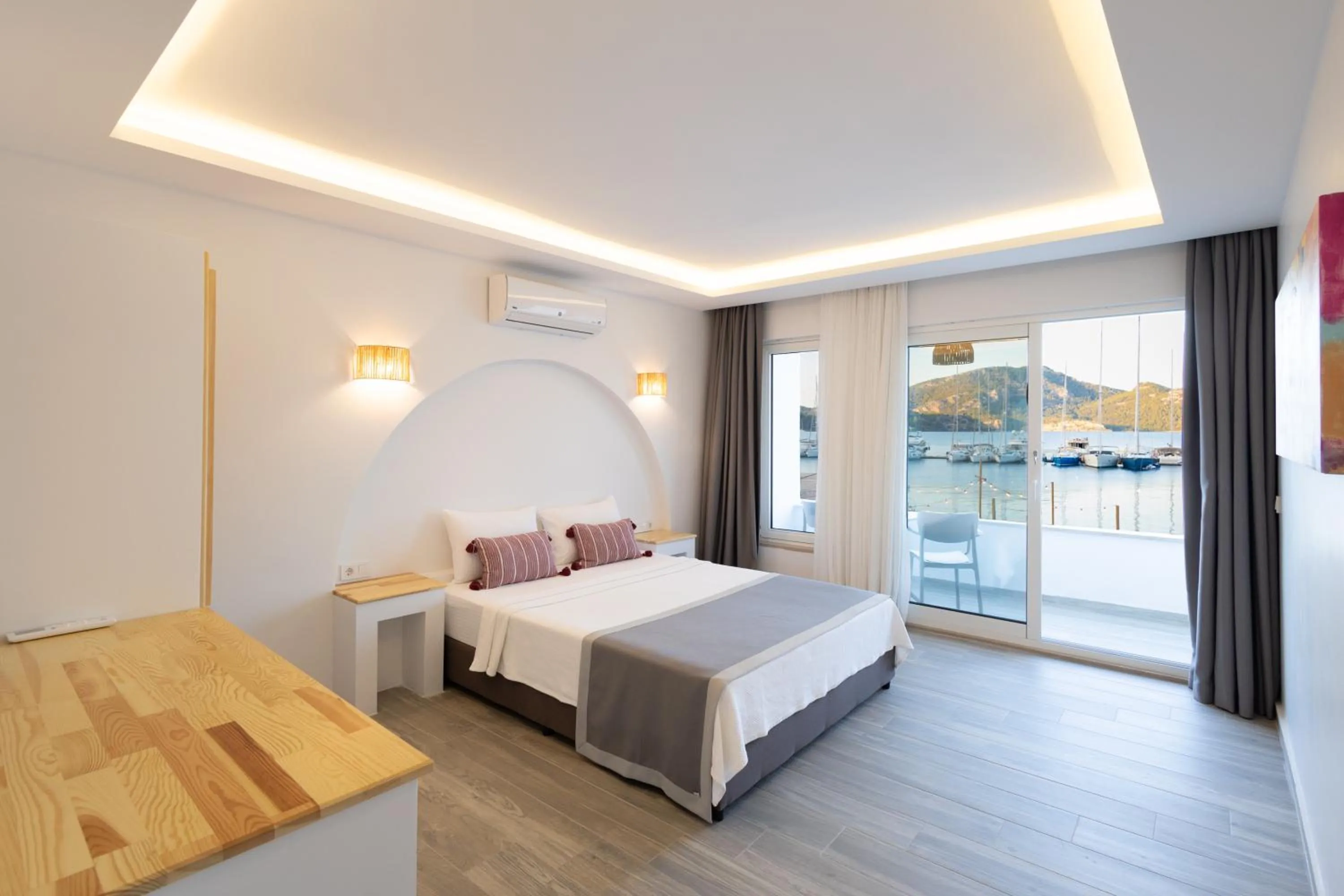 Family, Bed in Base Selimiye