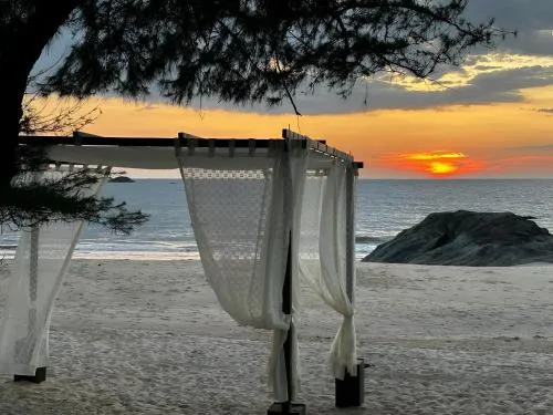 The Postcard on the Arabian Sea