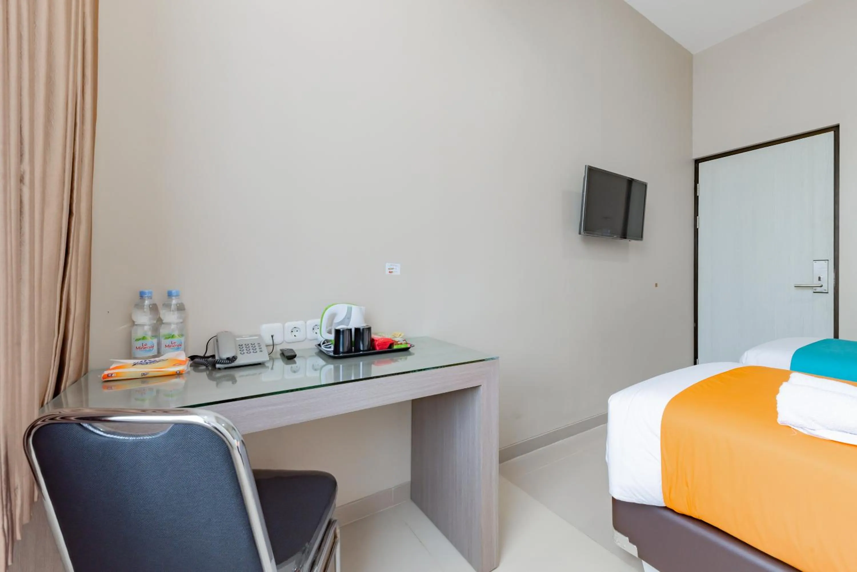 TV and multimedia, Bed in Sans Hotel Berau Square