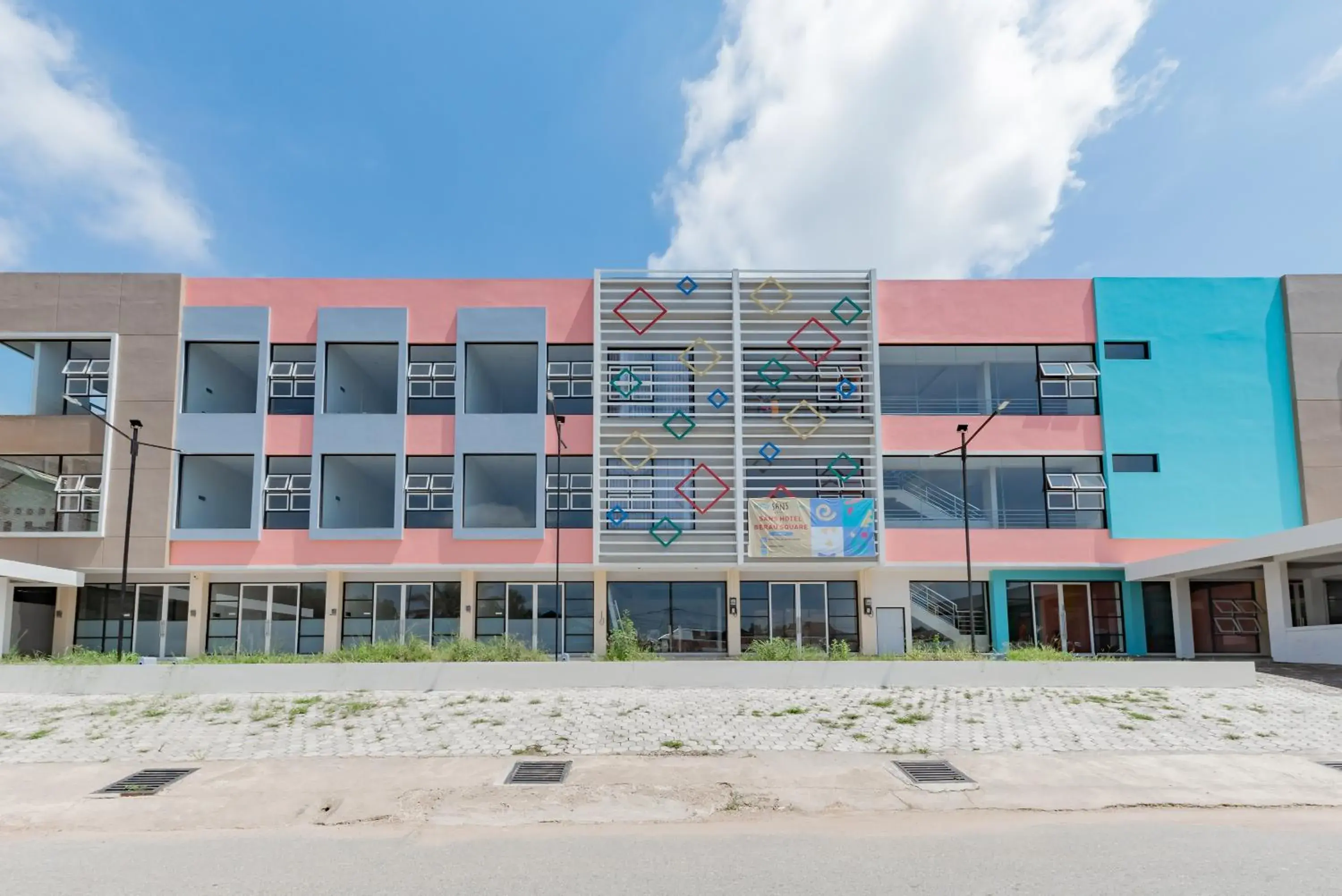 Property building in Sans Hotel Berau Square Property building in Sans Hotel Berau Square