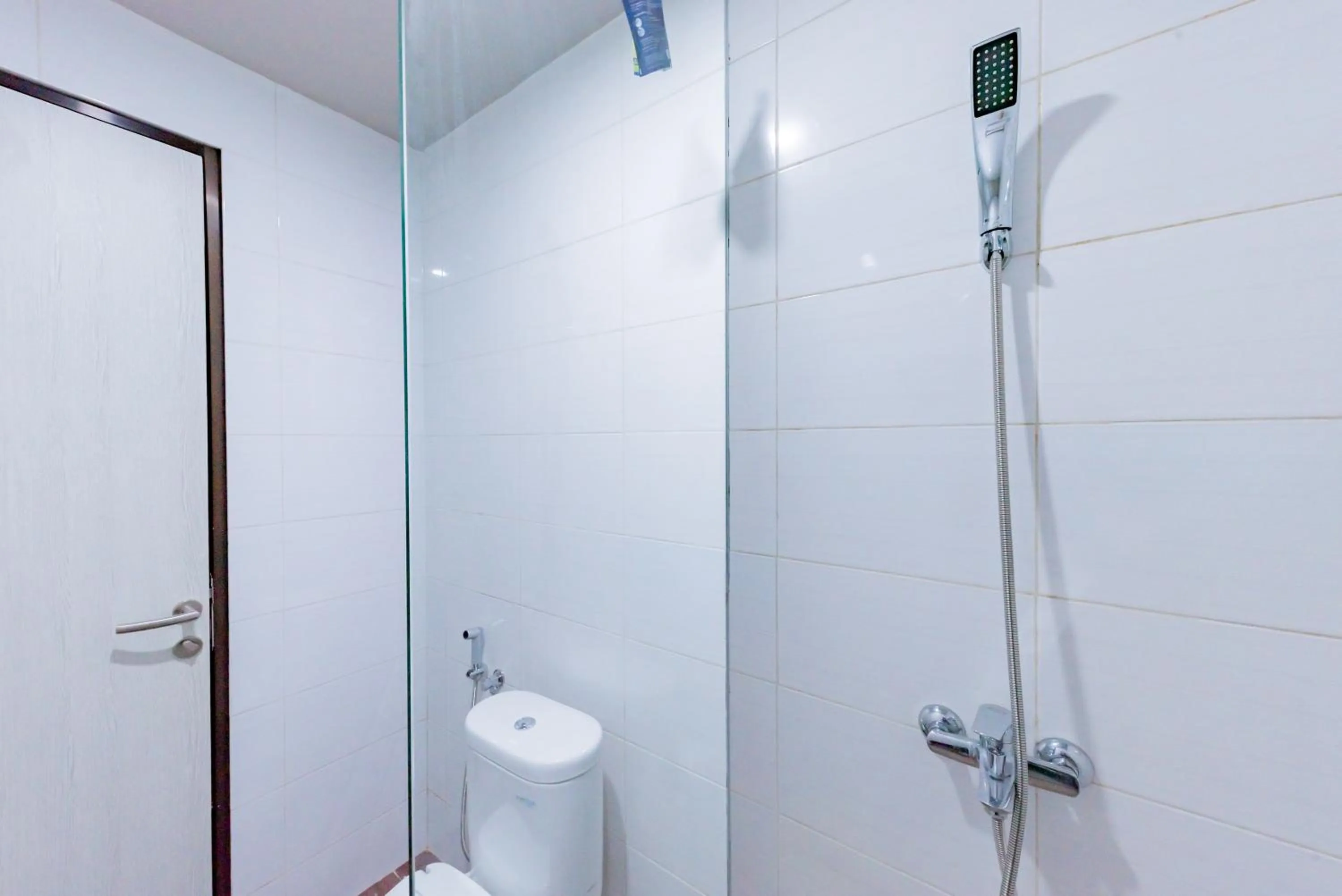 Bathroom in Sans Hotel Berau Square