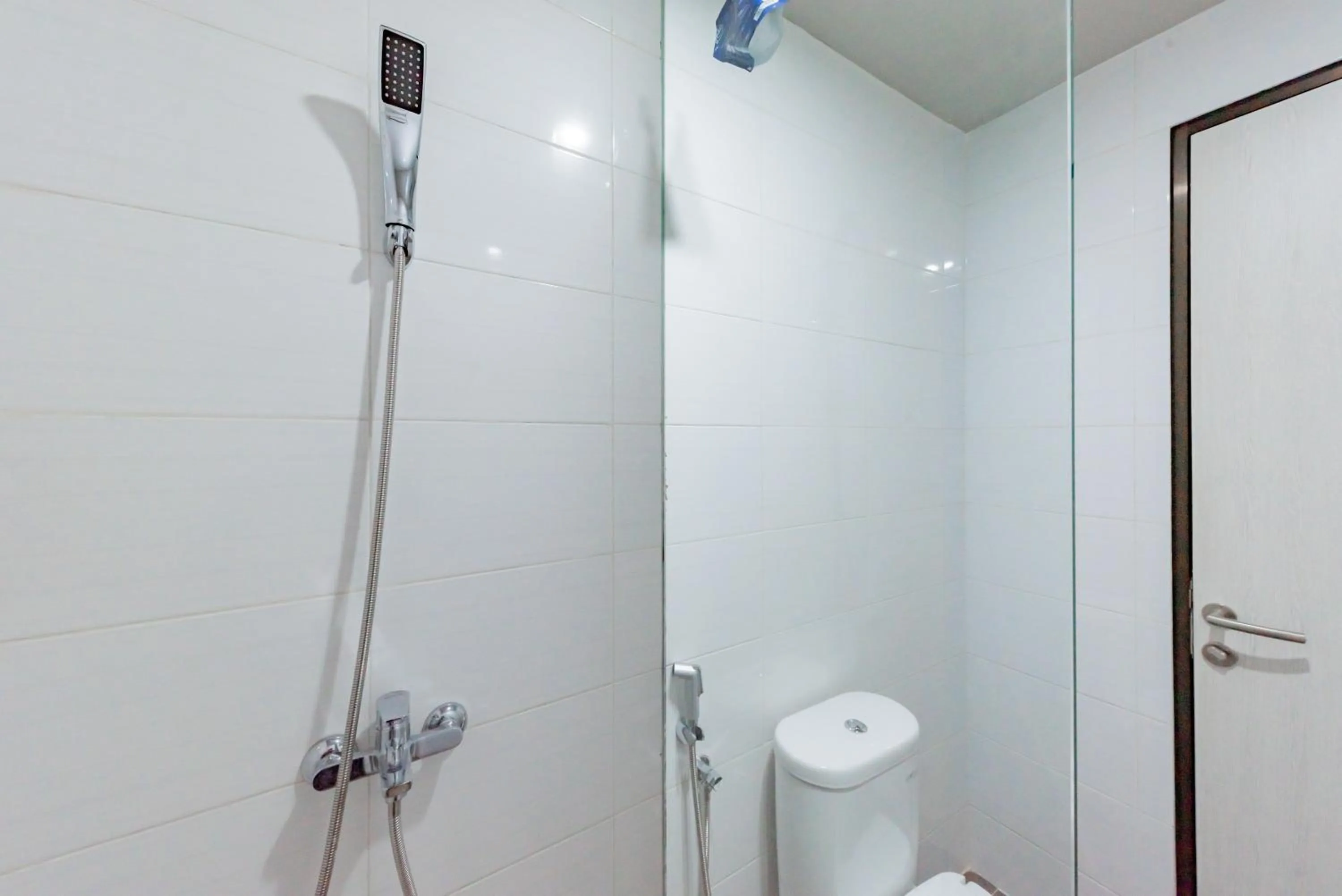 Bathroom in Sans Hotel Berau Square