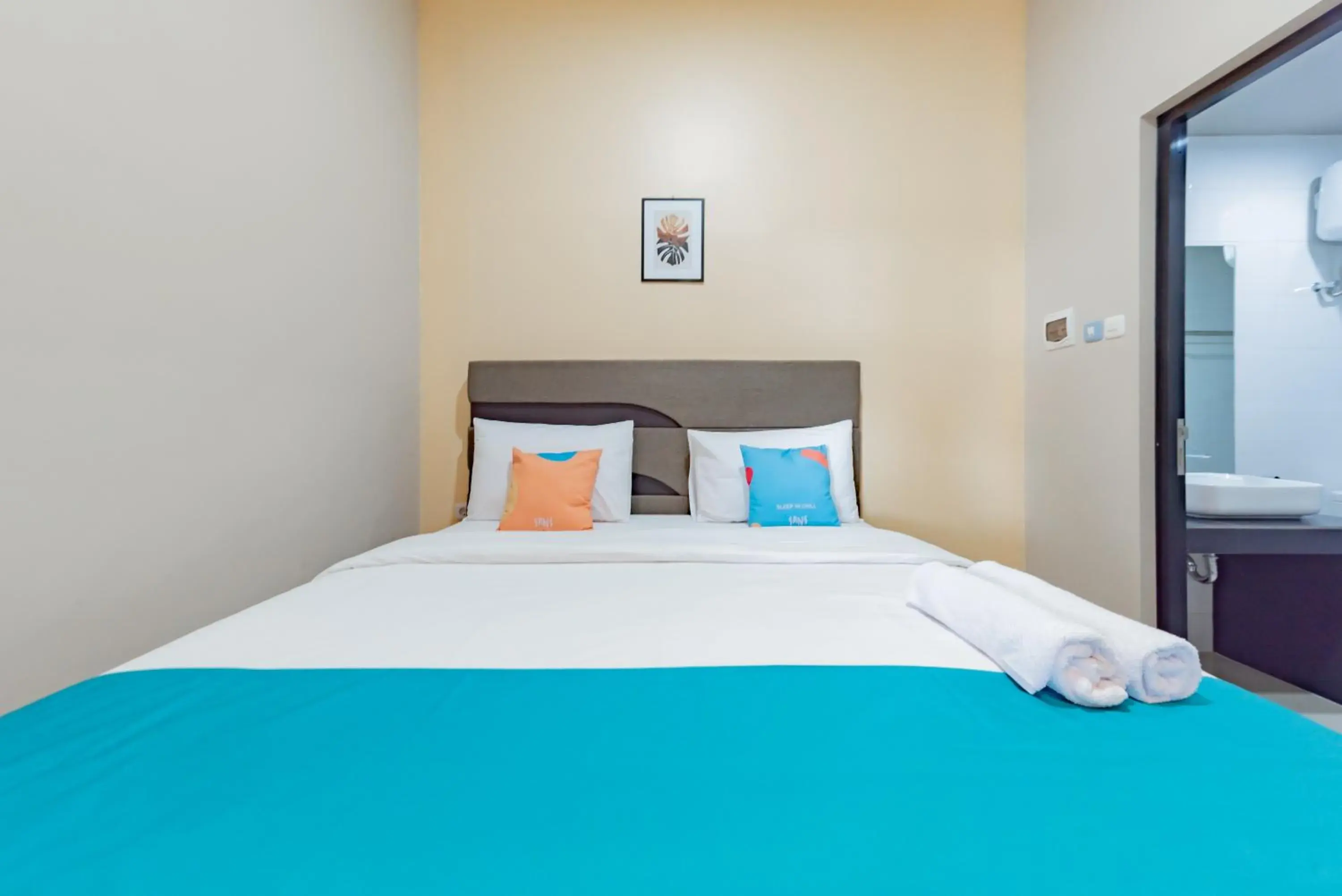 Bedroom, Bed in Sans Hotel Berau Square Bedroom, Bed in Sans Hotel Berau Square