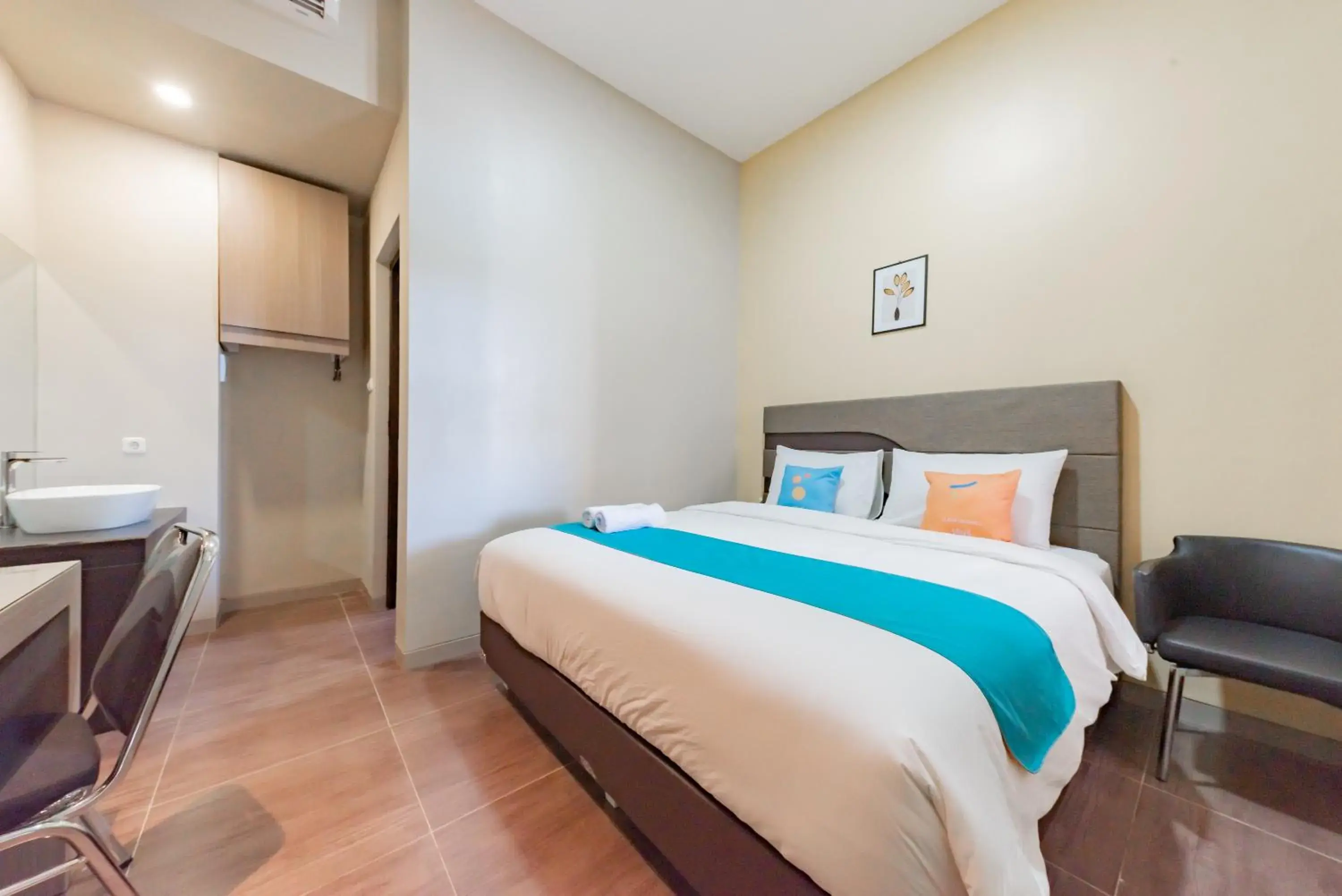 Bedroom, Bed in Sans Hotel Berau Square Bedroom, Bed in Sans Hotel Berau Square