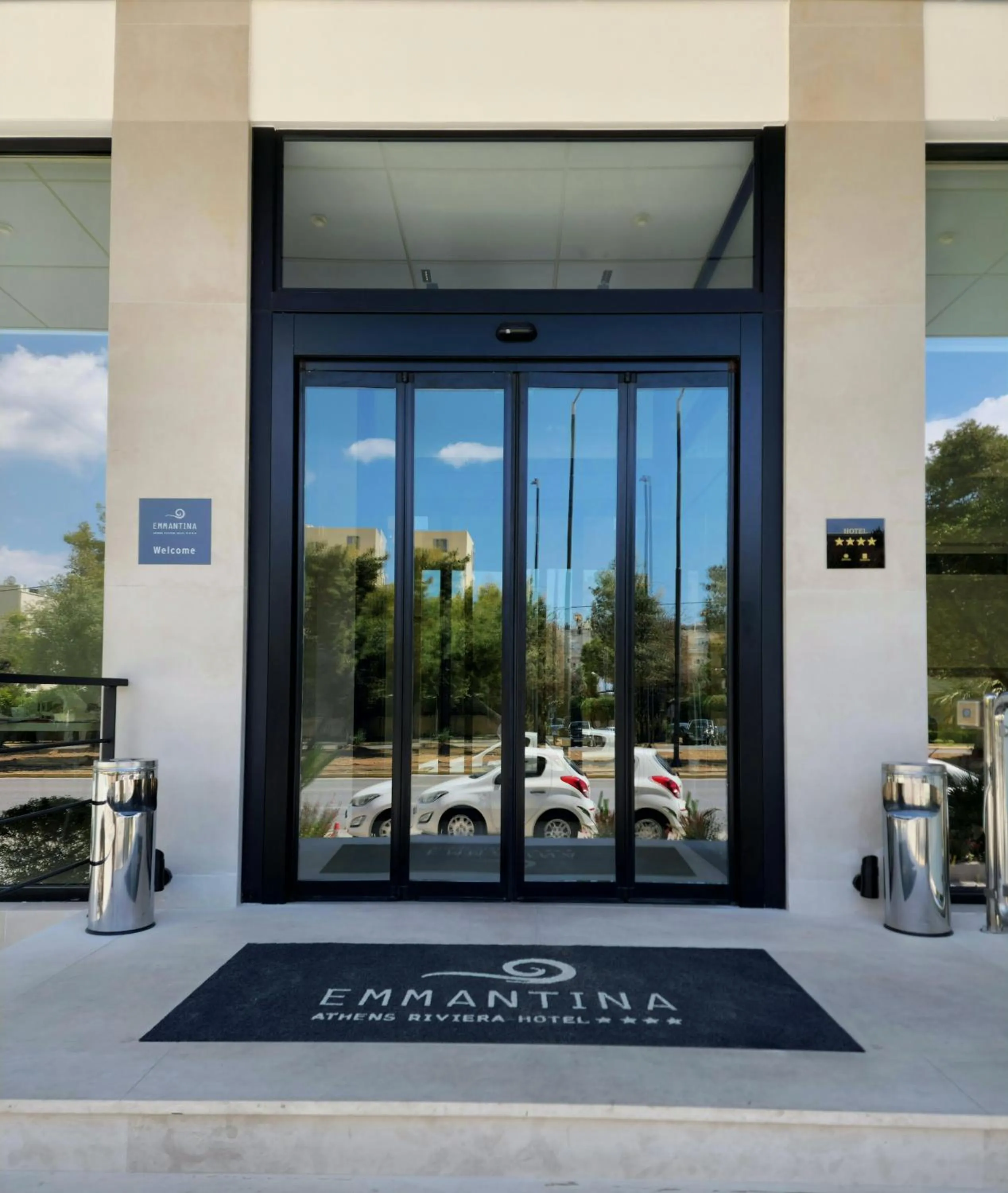 Facade/entrance in Emmantina Hotel