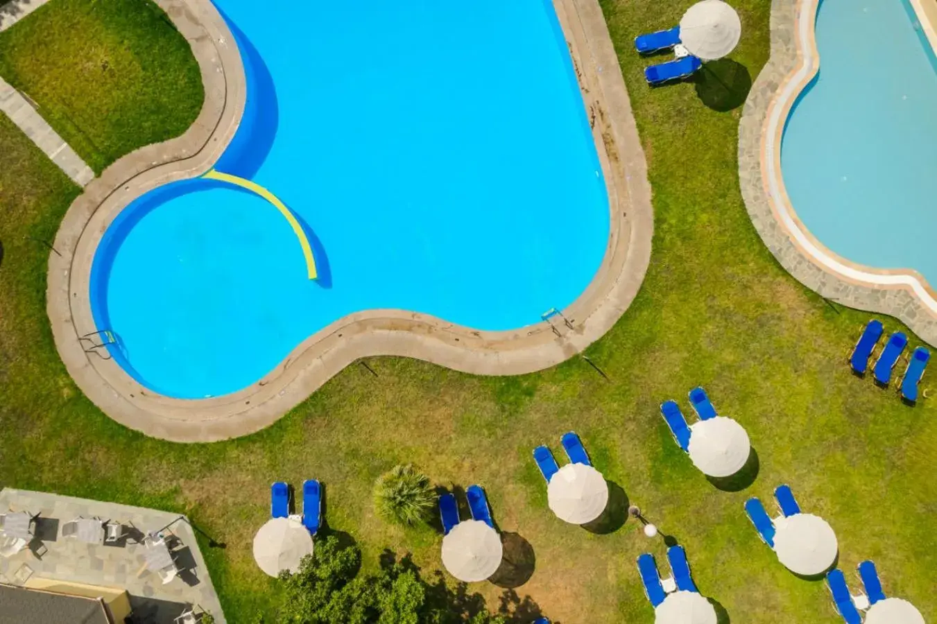 Swimming pool in Century Resort Swimming pool in Century Resort