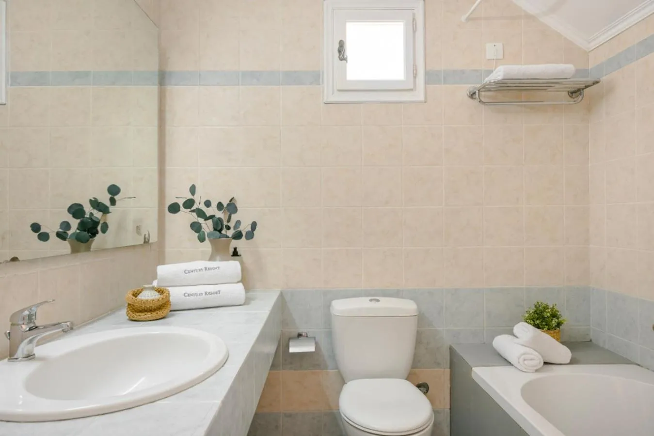 Toilet in Century Resort