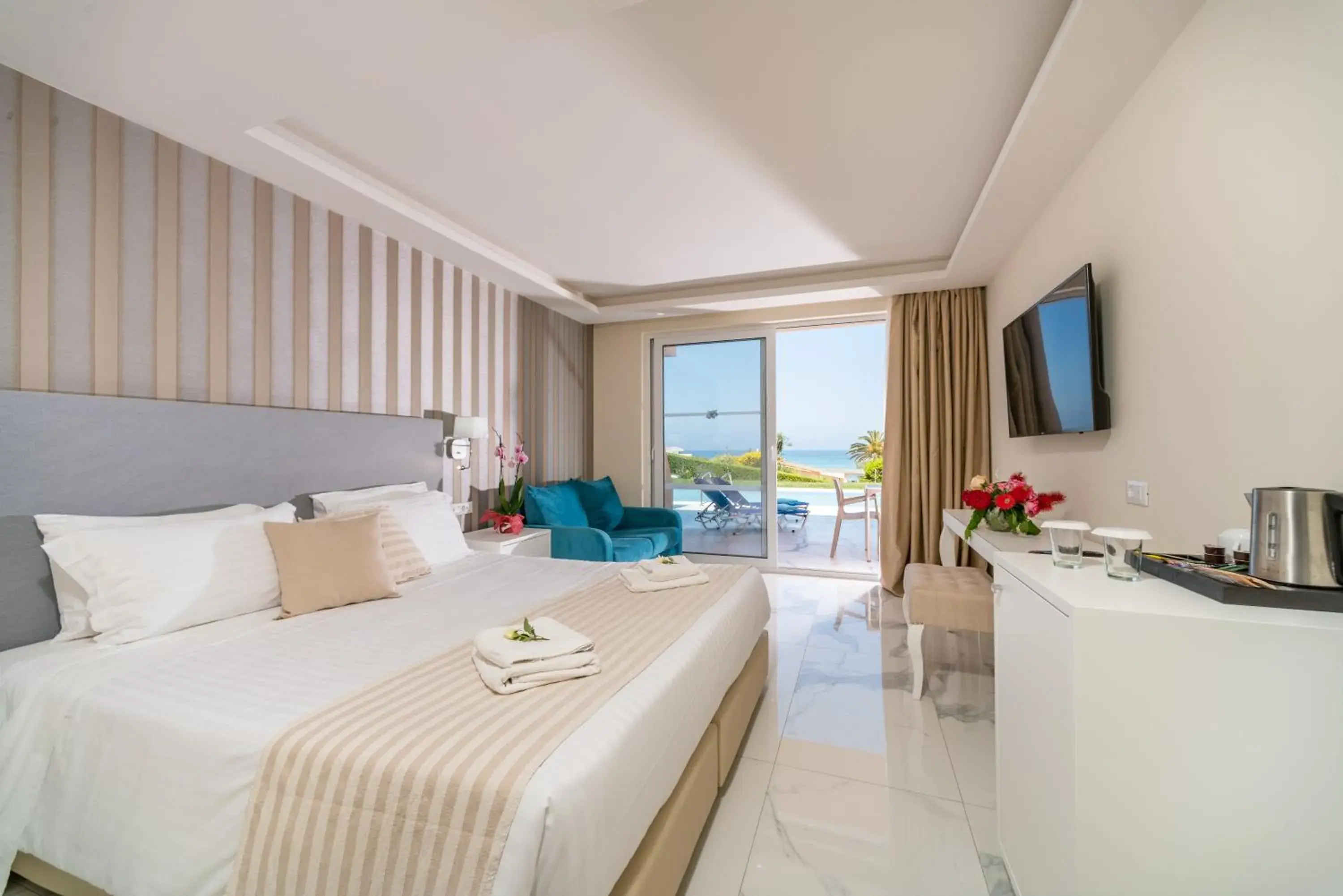 Double or Twin Room with Swimming Pool Access in Ibiscus Corfu Hotel Double or Twin Room with Swimming Pool Access in Ibiscus Corfu Hotel