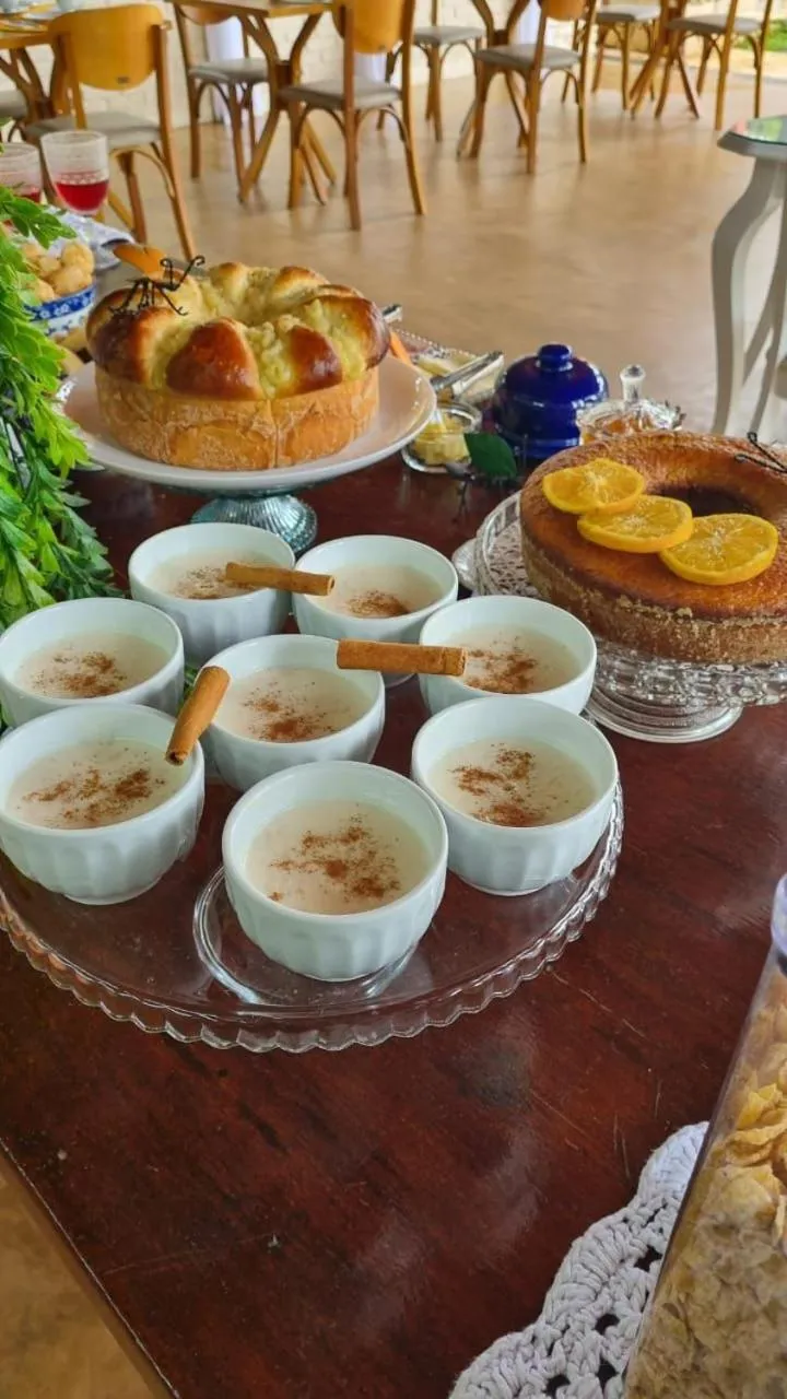 Buffet breakfast in Pousada Boutique Mercedes