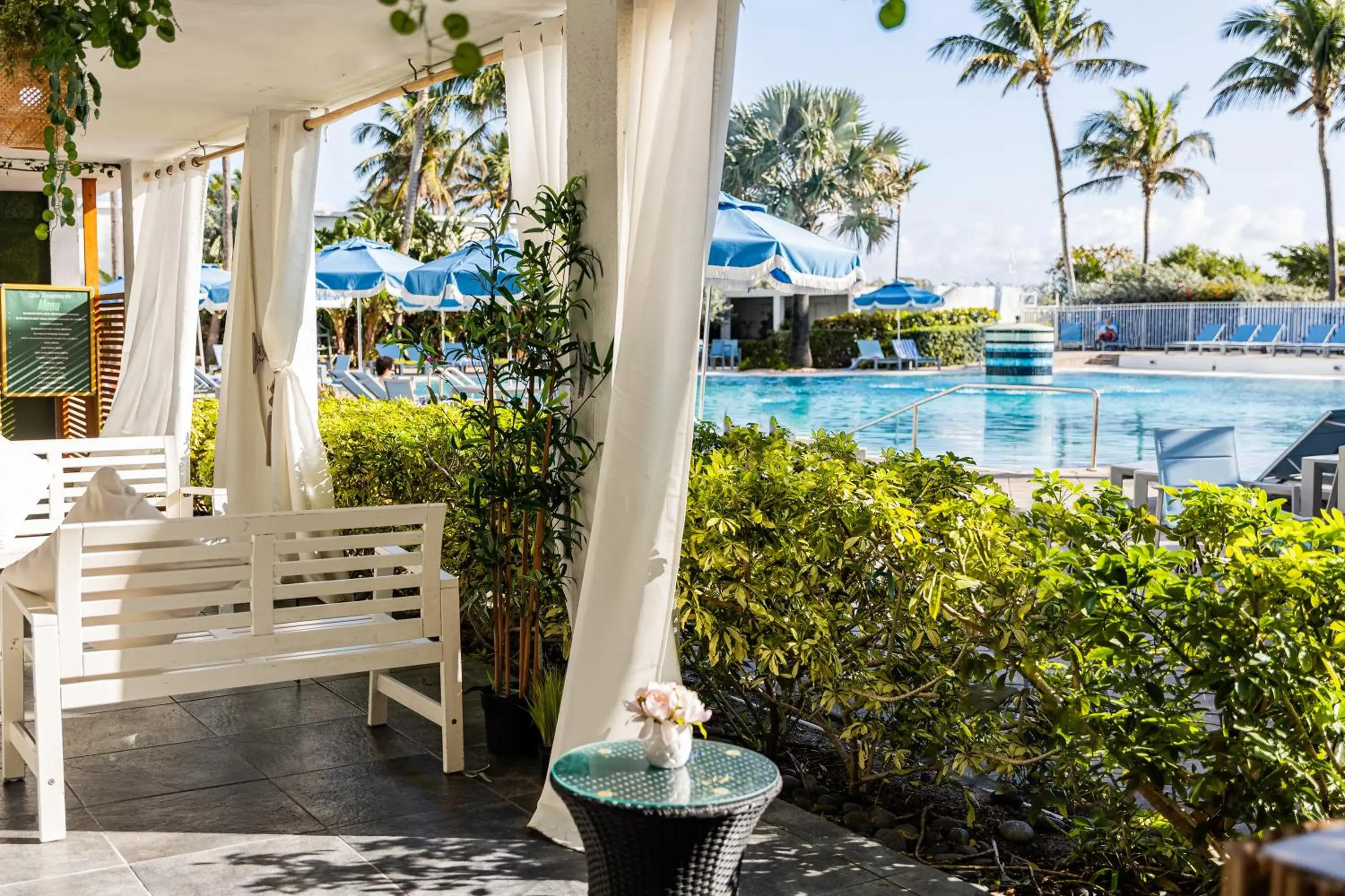 Swimming pool in Sherry Frontenac Oceanfront Swimming pool in Sherry Frontenac Oceanfront