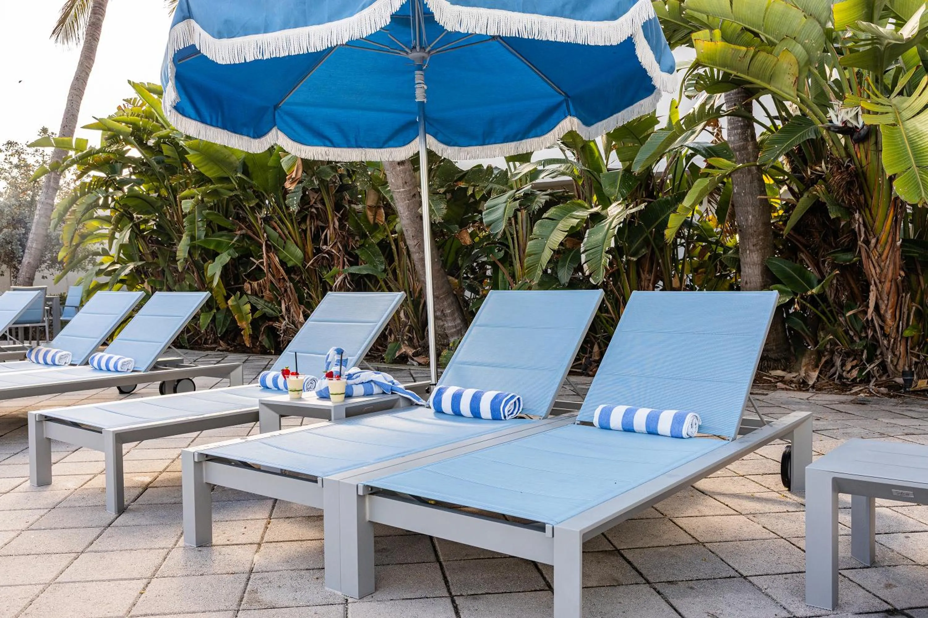 sunbed in Sherry Frontenac Oceanfront