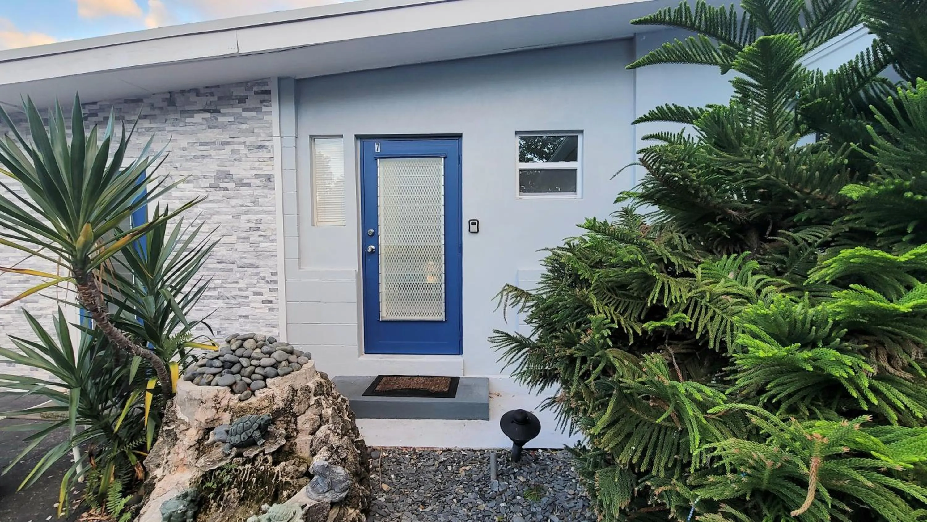 Garden view in BEACHWAY INN