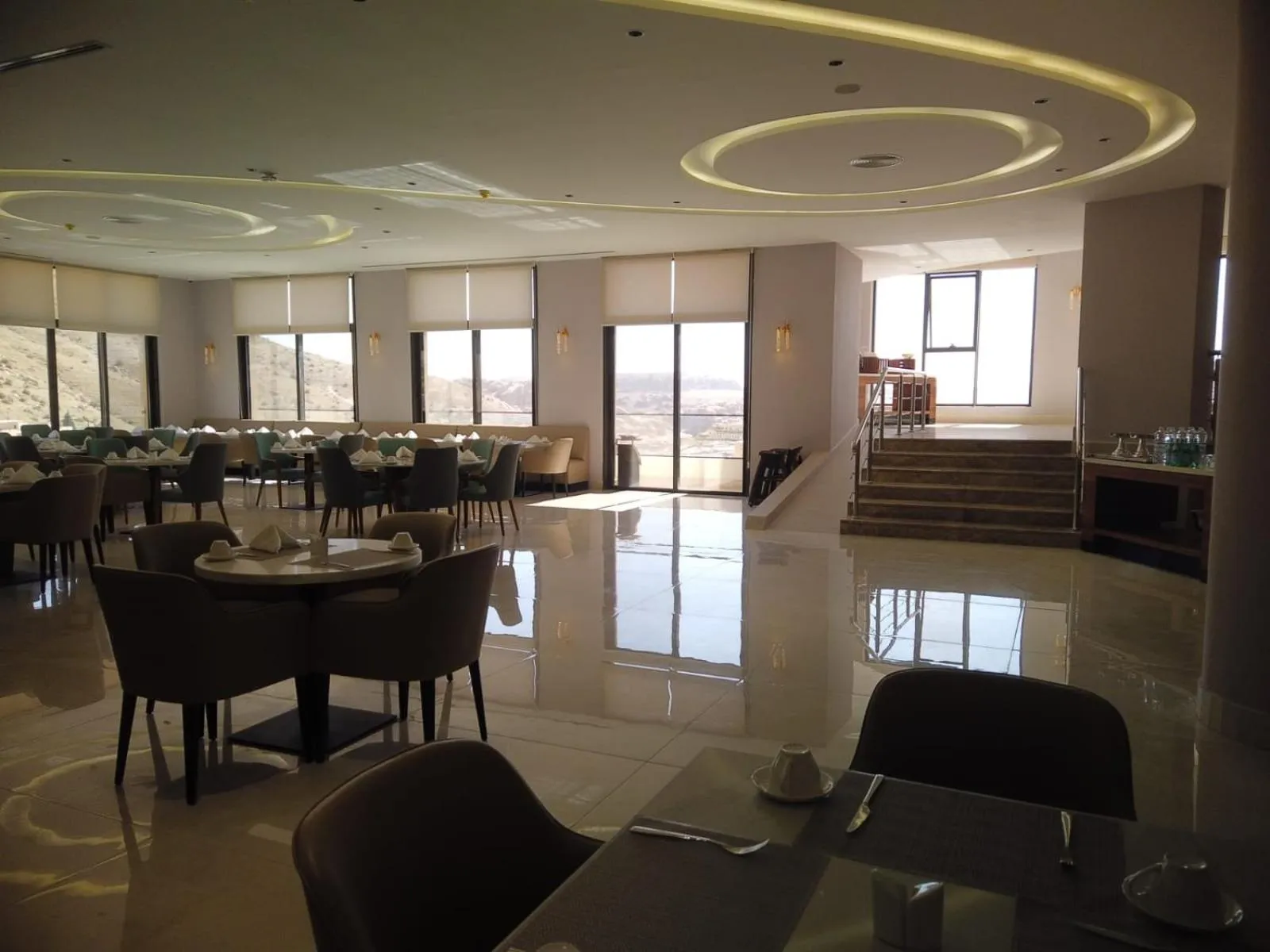 Restaurant/places to eat in H Luxury Hotel