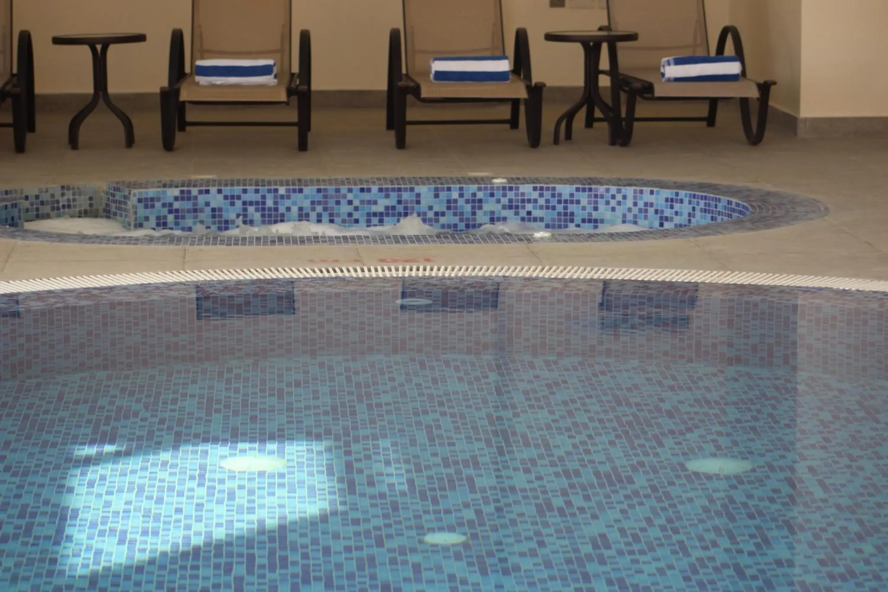 Swimming pool in H Luxury Hotel Swimming pool in H Luxury Hotel