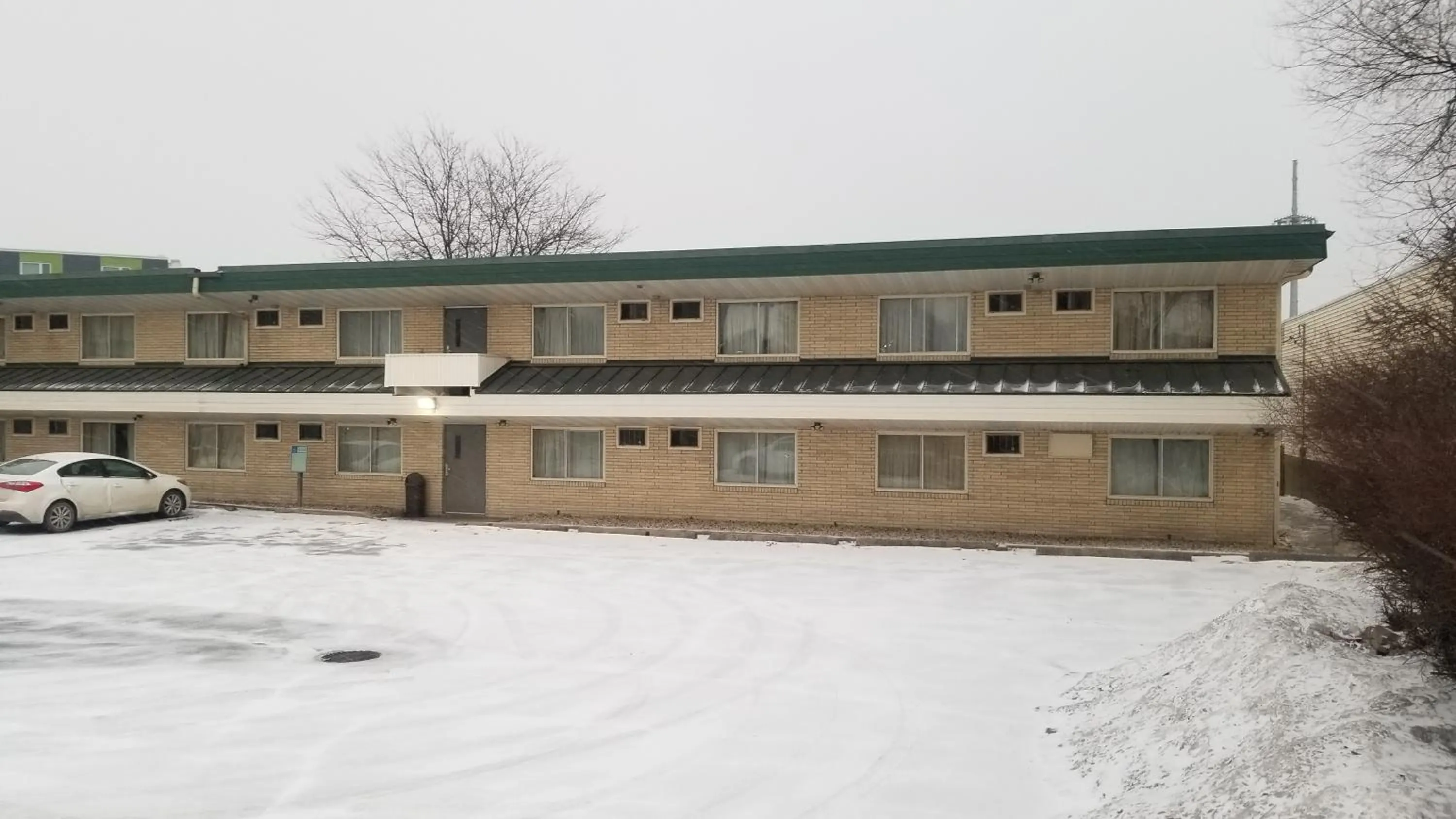 Property building in Valued Stay Aloha