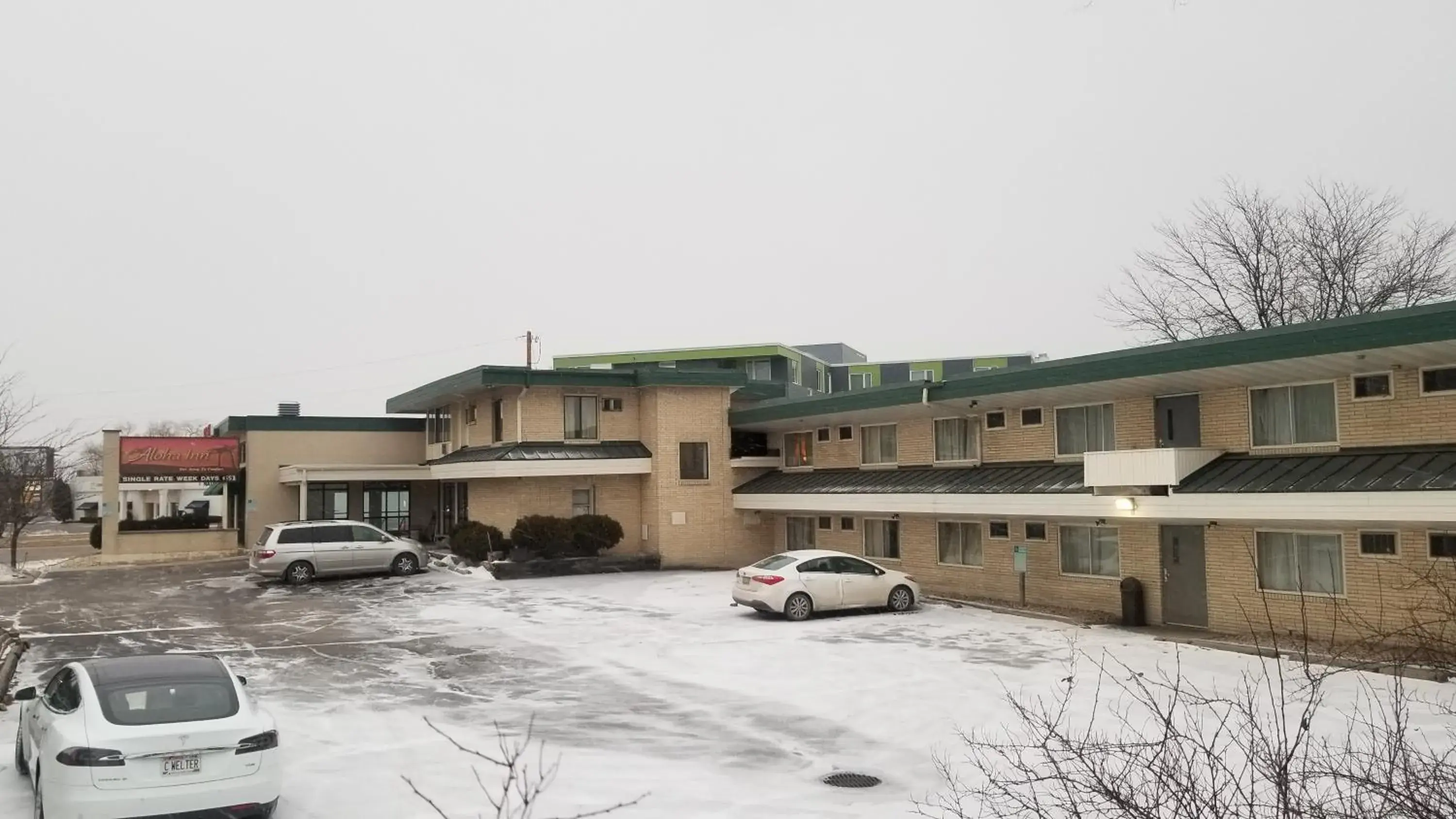 Property building in Valued Stay Aloha Property building in Valued Stay Aloha