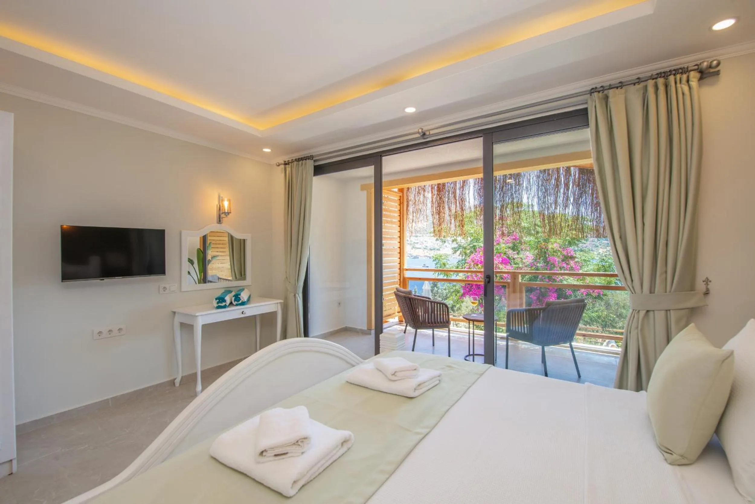 Bedroom, Bed in Likya Gardens Hotel