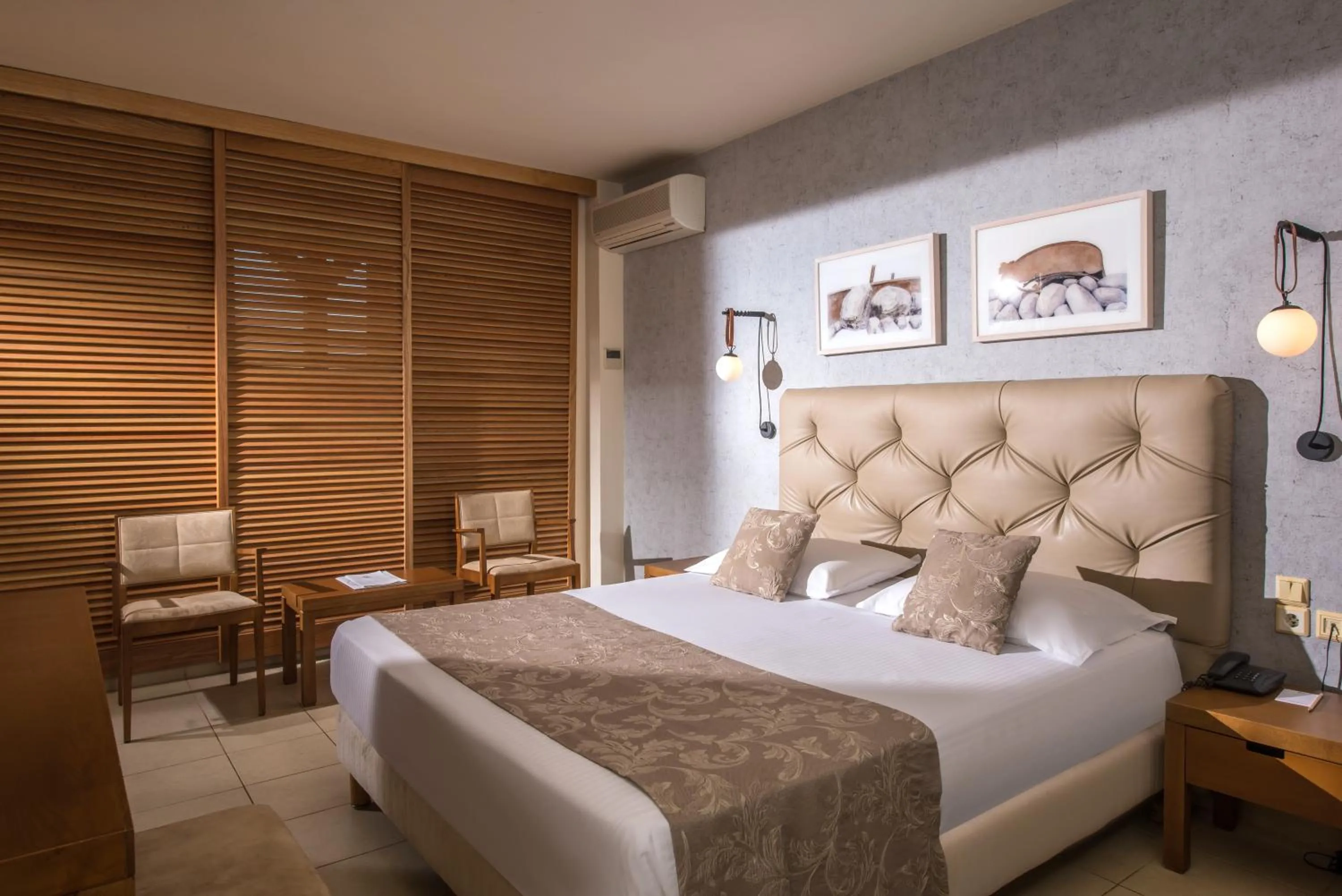 Bedroom, Bed in Bella Beach Hotel