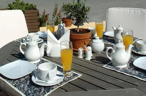 Restaurant/places to eat in Mentor Hotel