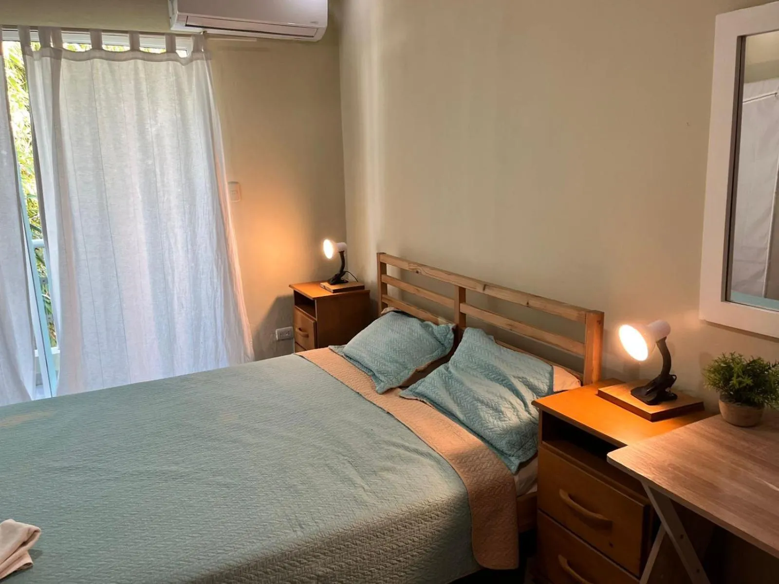 Standard Queen Room - single occupancy in Bavaro Hostel