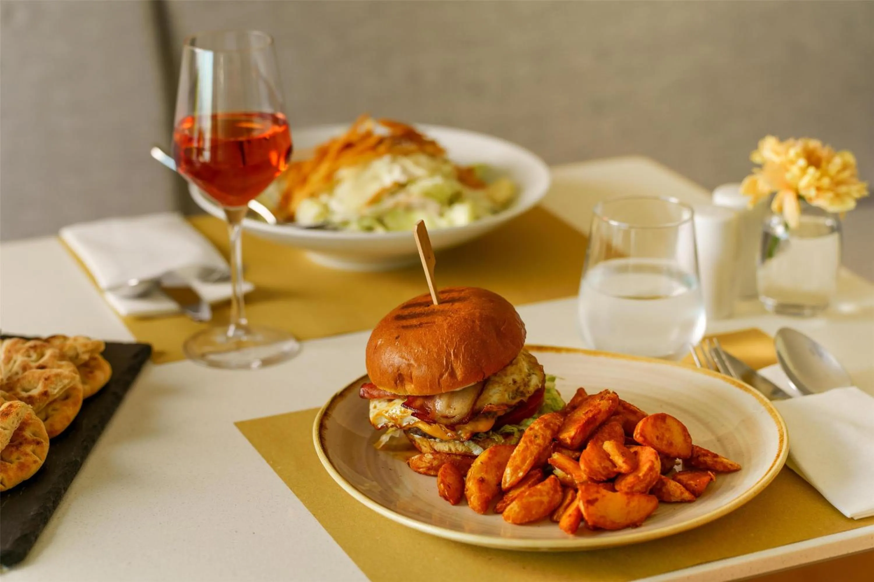 Restaurant/places to eat in Radisson Resort Plaza Skiathos