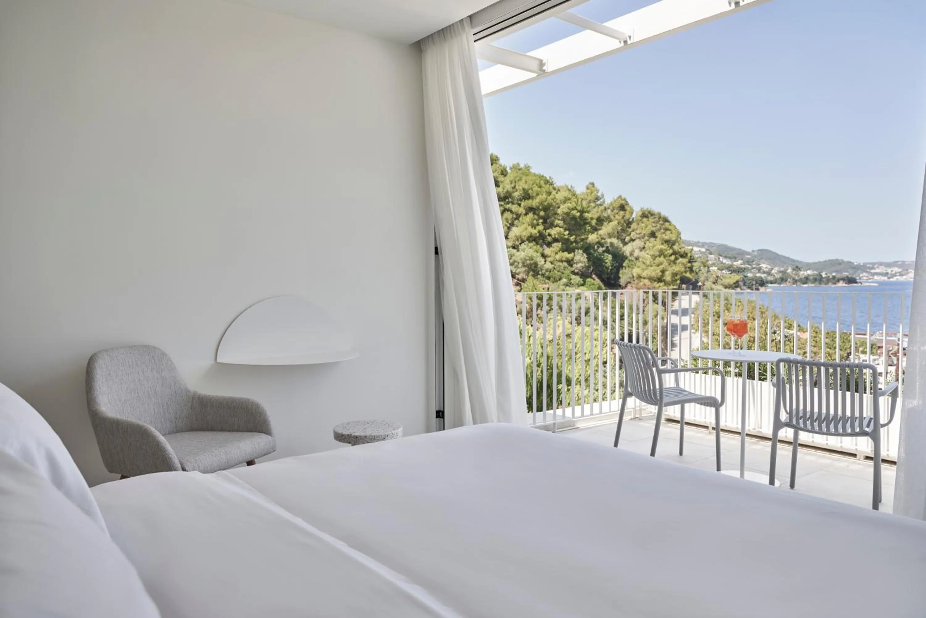 Sea view, Bed in Radisson Resort Plaza Skiathos