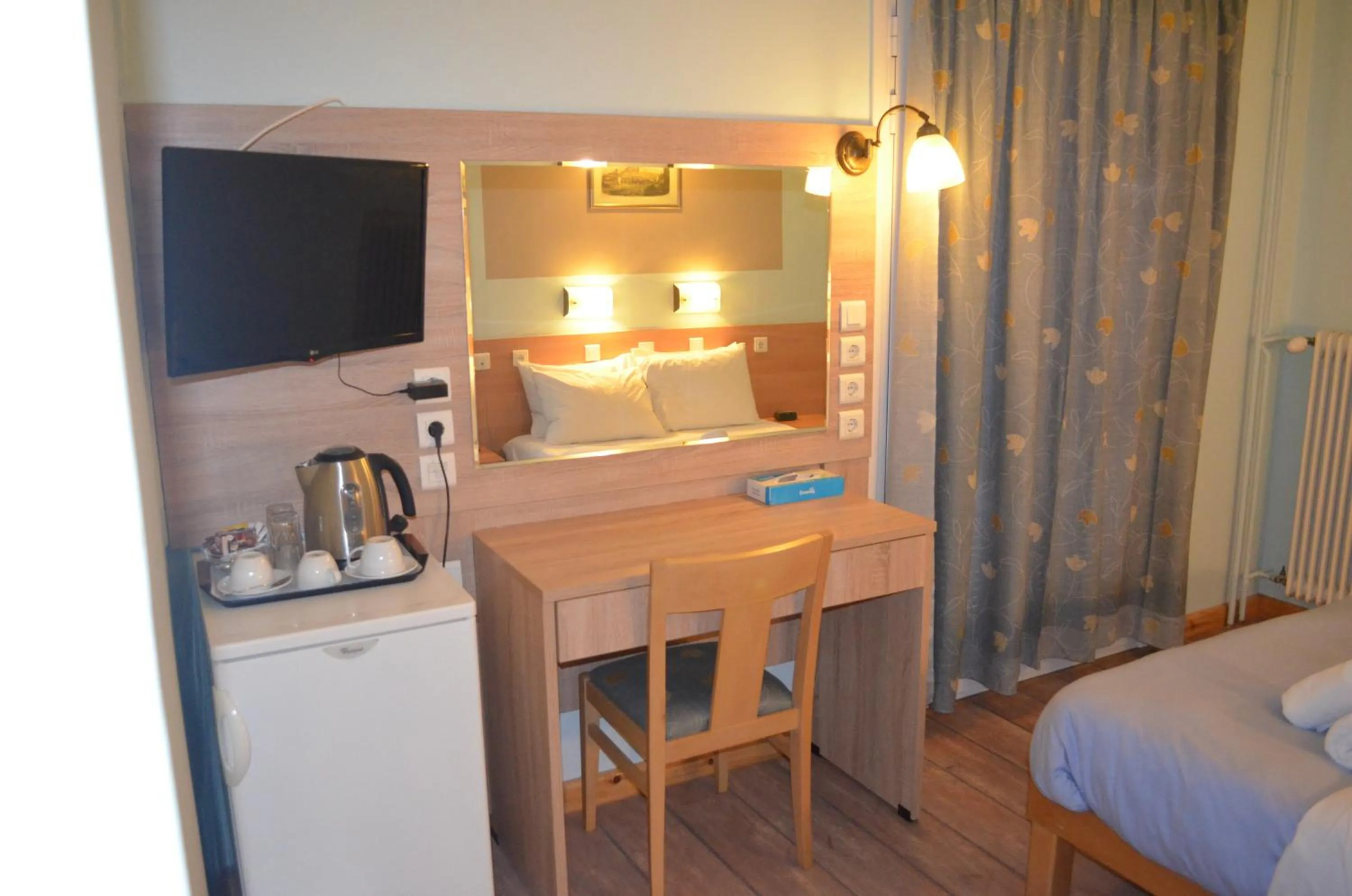 Bedroom, Bed in Rozos Hotel