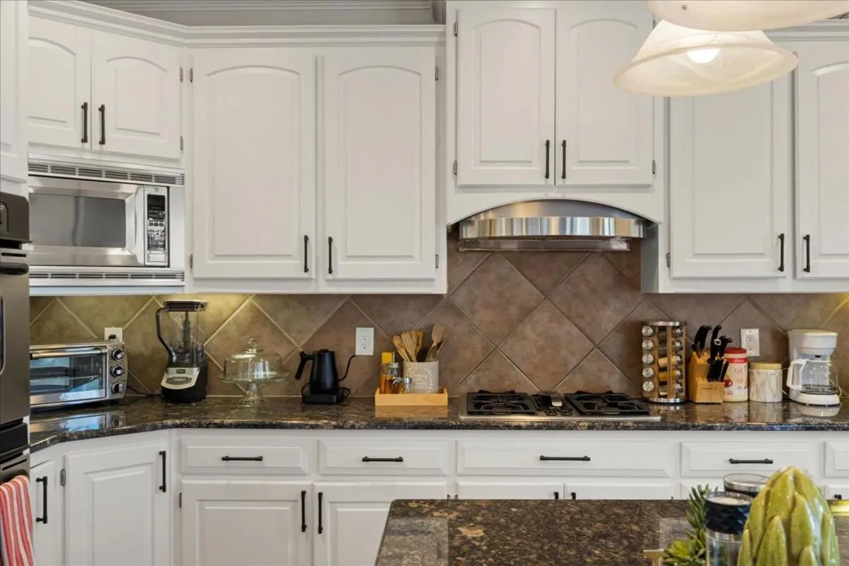 Beautiful relaxing private villa next to a pond smart home and Traeger Grill