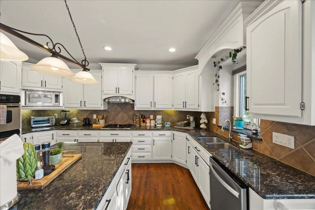 Beautiful relaxing private villa next to a pond smart home and Traeger Grill