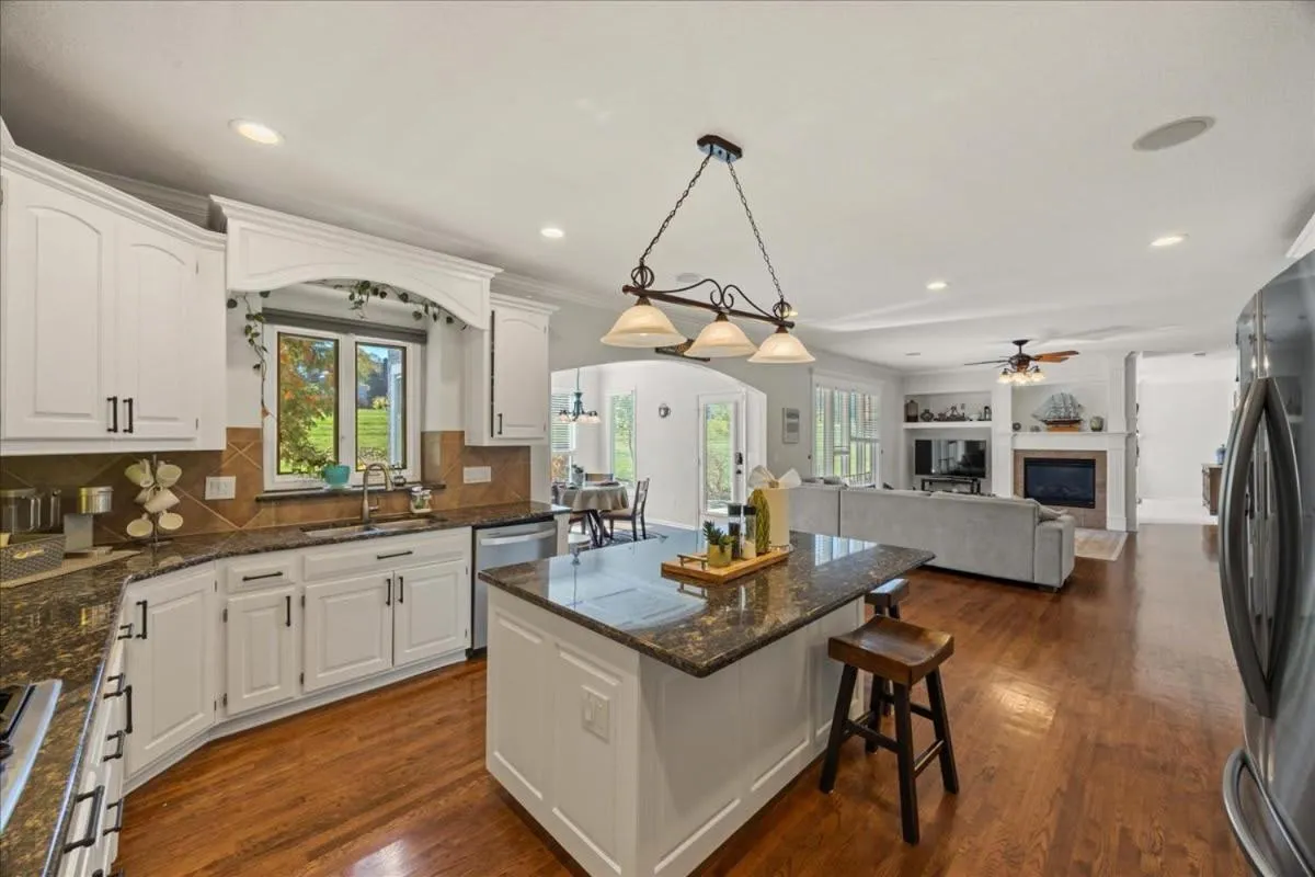 Beautiful relaxing private villa next to a pond smart home and Traeger Grill