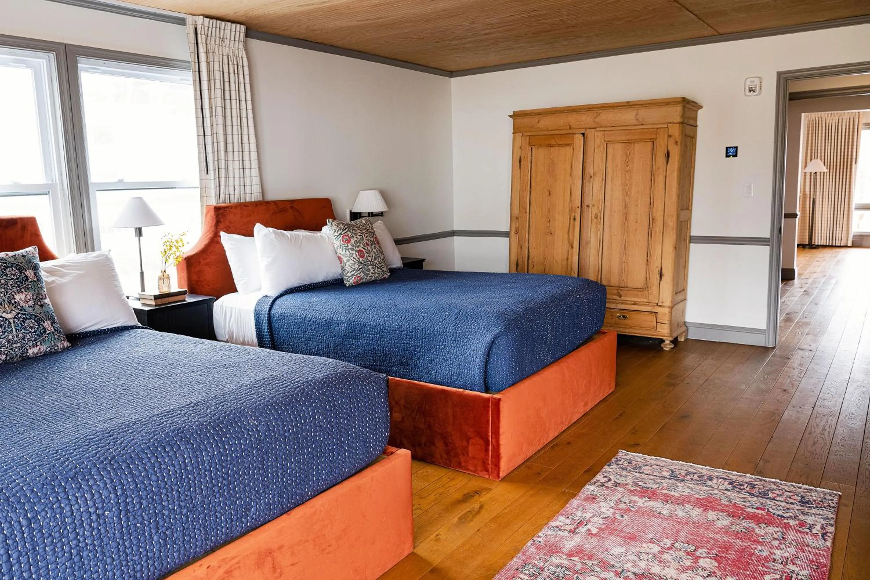 wardrobe, Bed in Wylder Windham