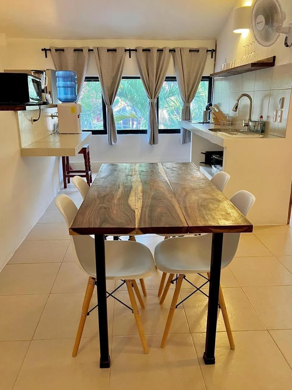 Kitchen or kitchenette in HOTEL BIULÚ